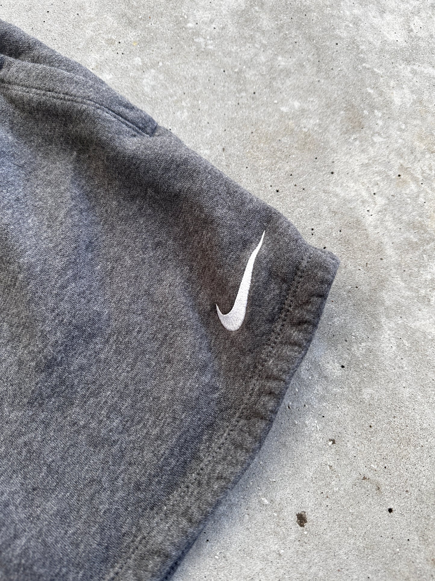 Nike basic ženski šorc (M,L)