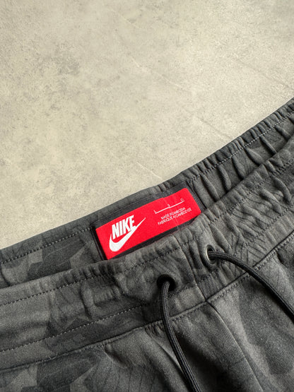 Nike Tech Fleece Camo muška trenerka (L)