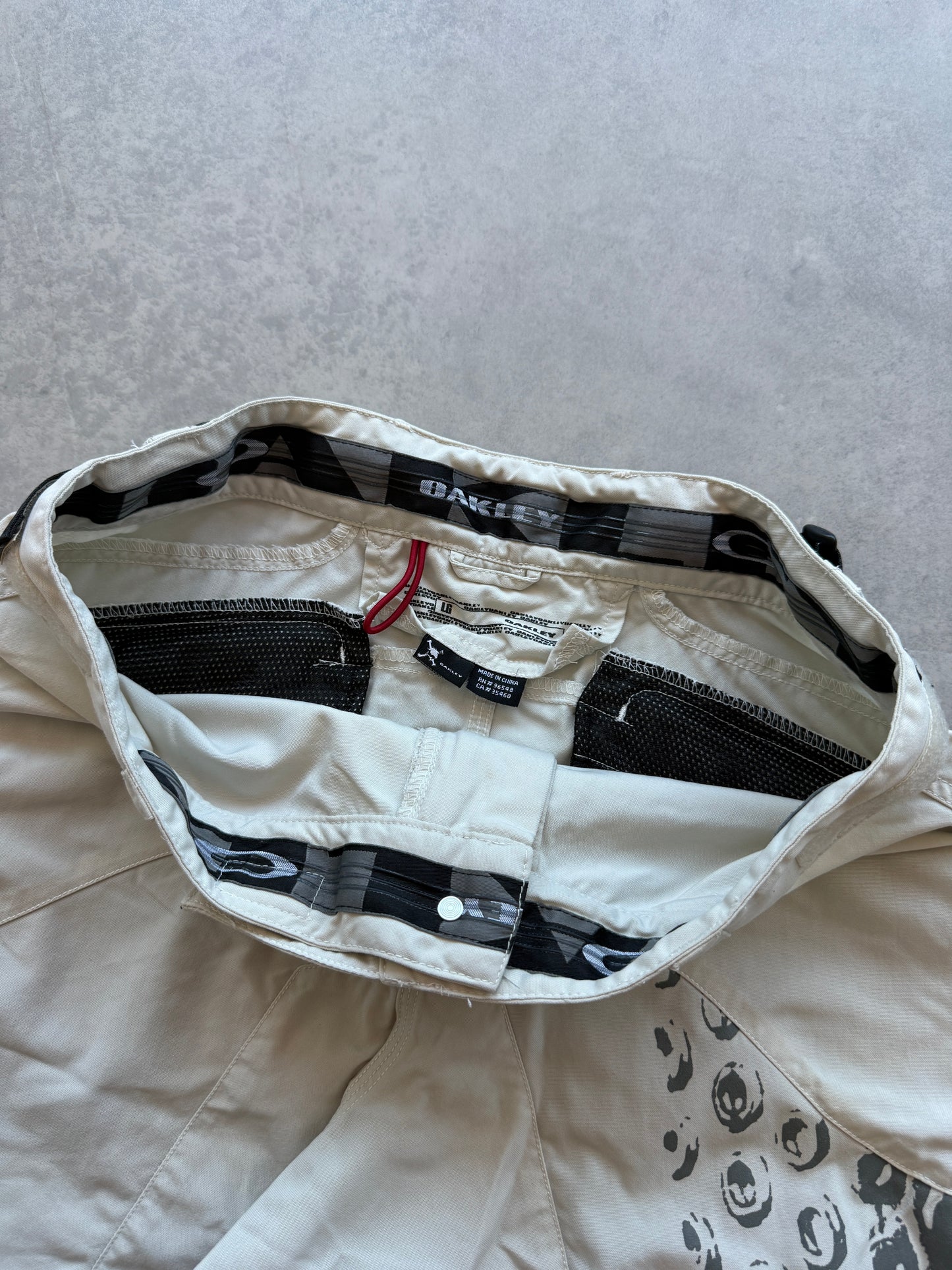 Oakley 2000s muški bež šorc (L)