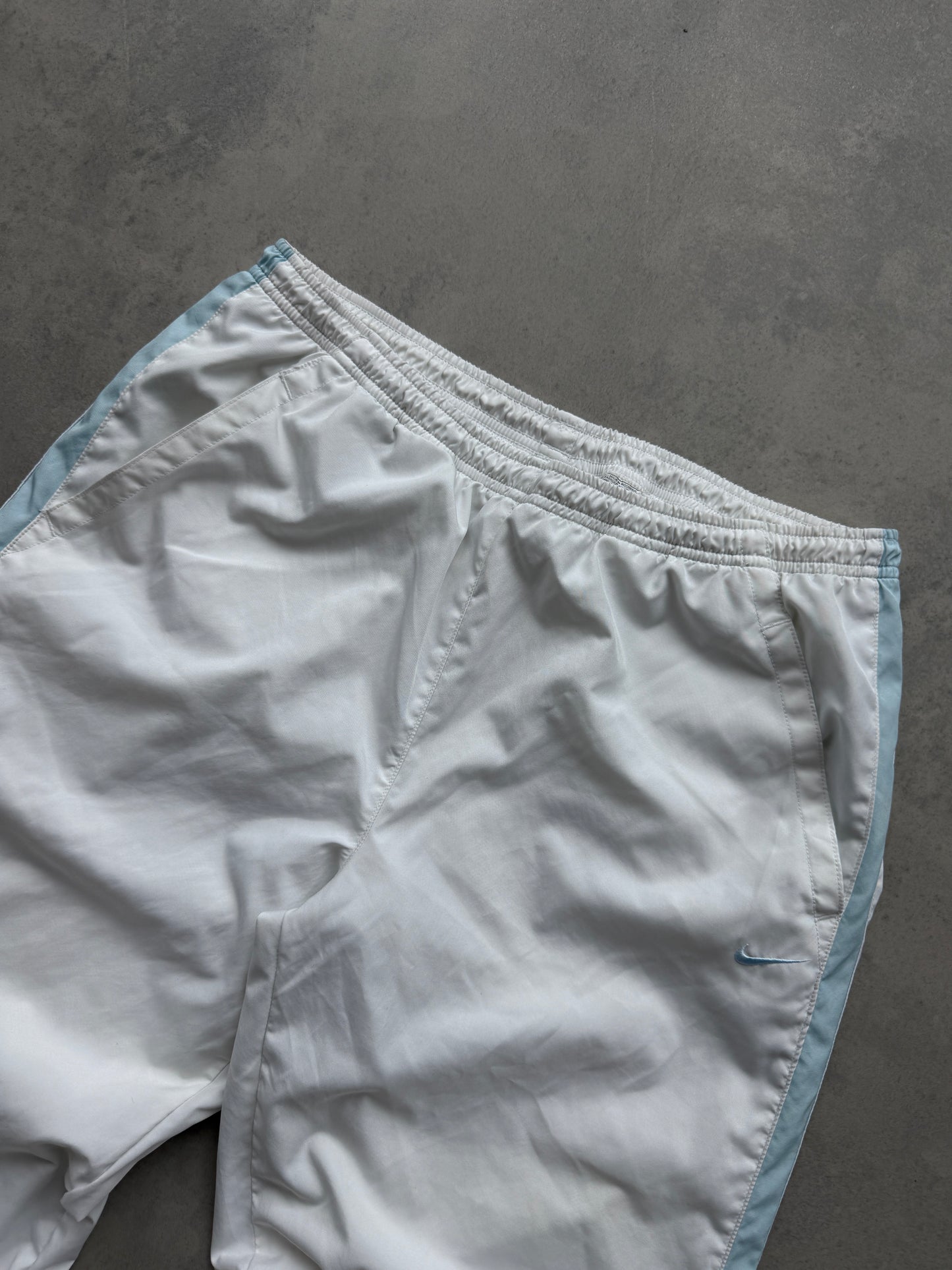 Nike 2000s ženska baggy bijela šuškava trenerka (M)
