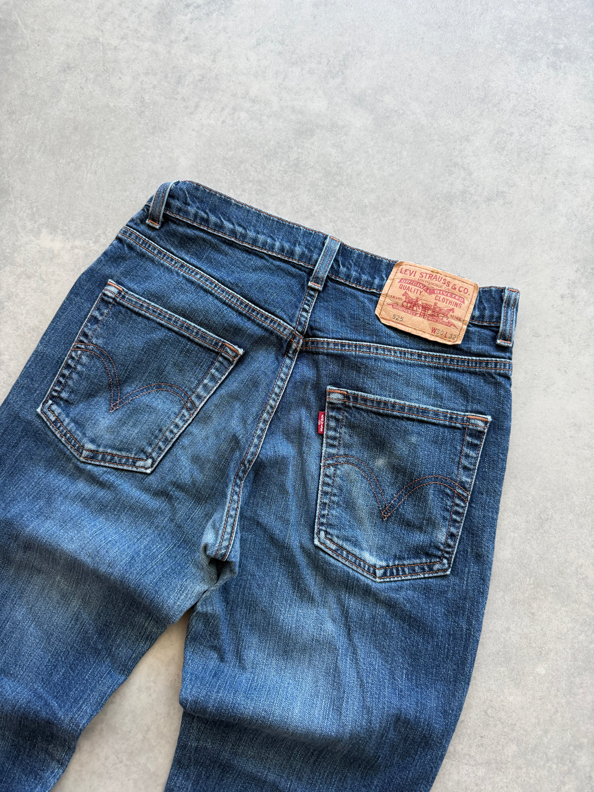 Levis 525 ženske bootcut farmerke (30x32)