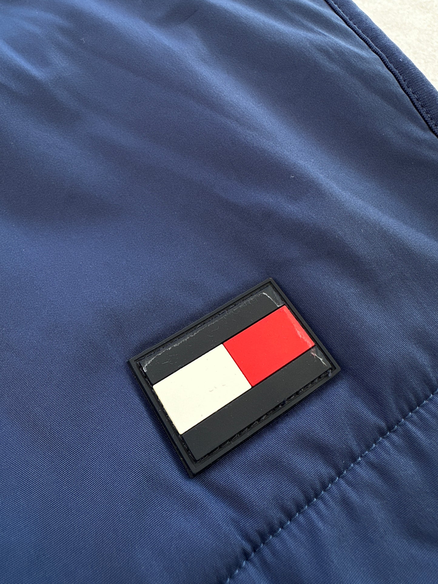 Tommy Hilfiger 2000s muski fleece prsluk (S)