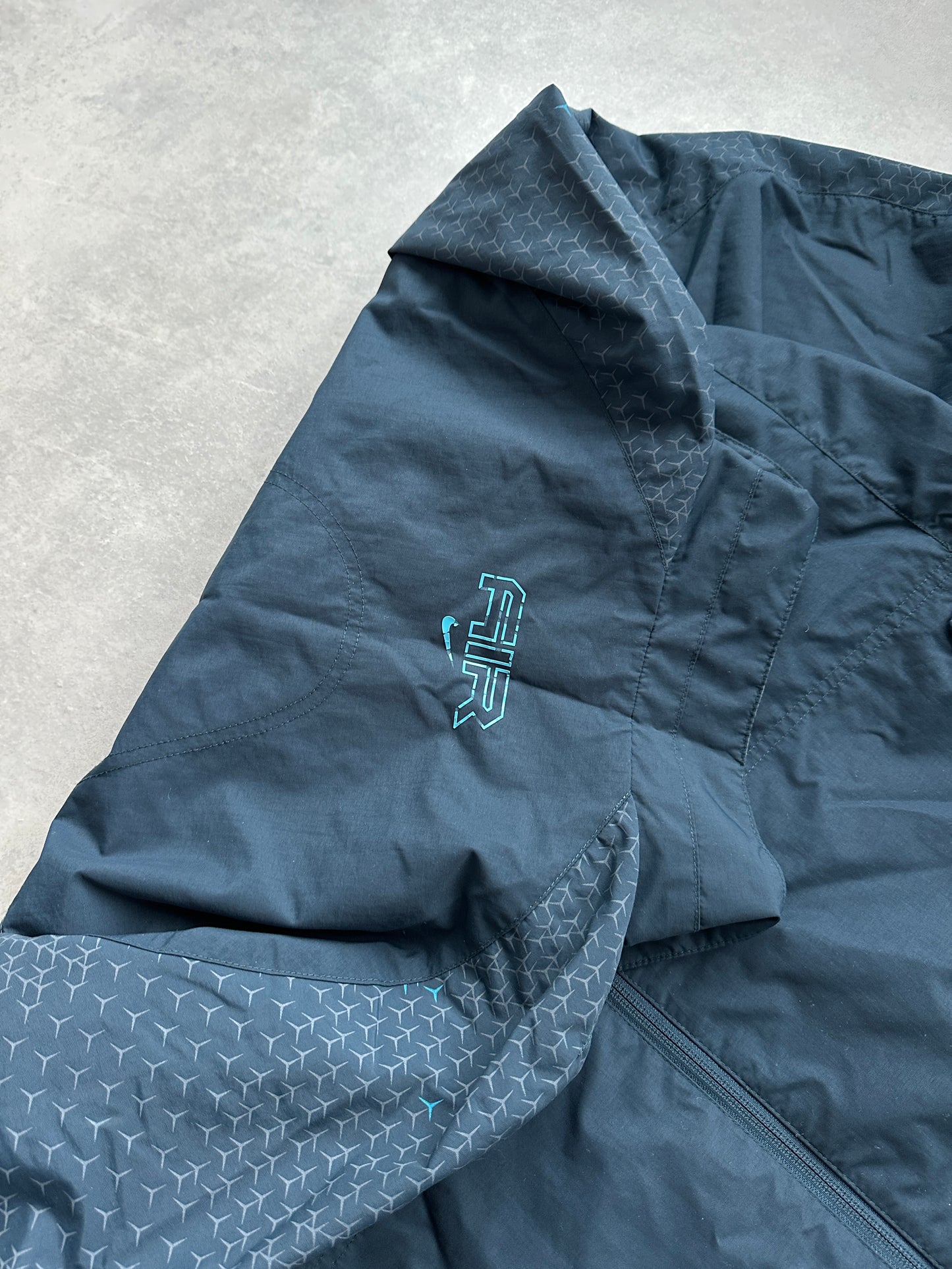 Nike x Mercedes Benz 2000s muška šuškava dukserica (XL)
