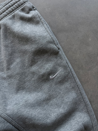 Nike muška basic siva slim fit trenerka (M)