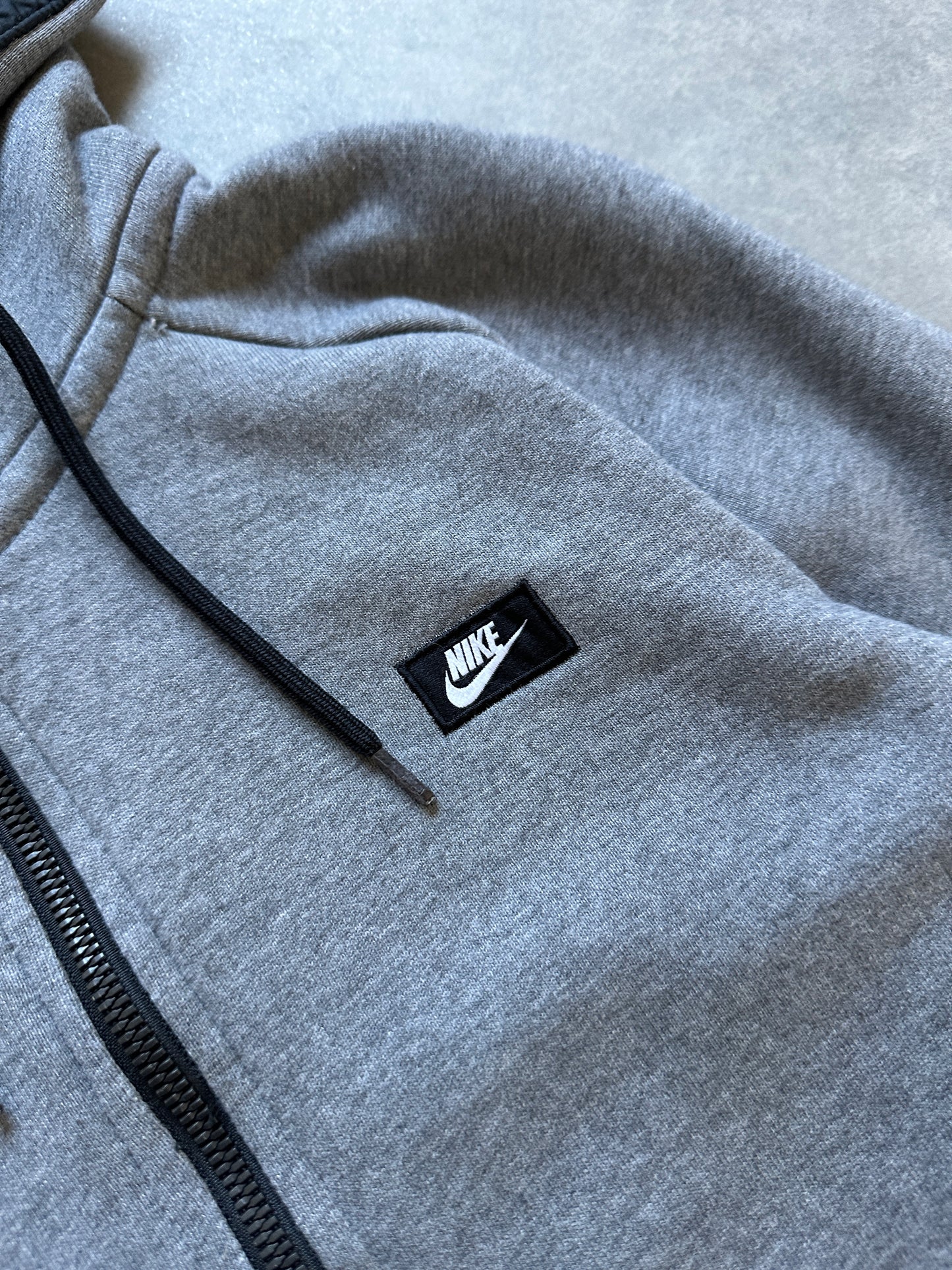 Nike muška siva zip dukserica (S)