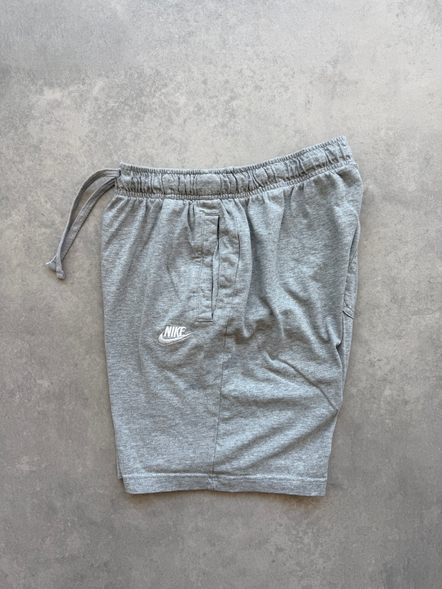 Nike muška basic sivi šorc (S)