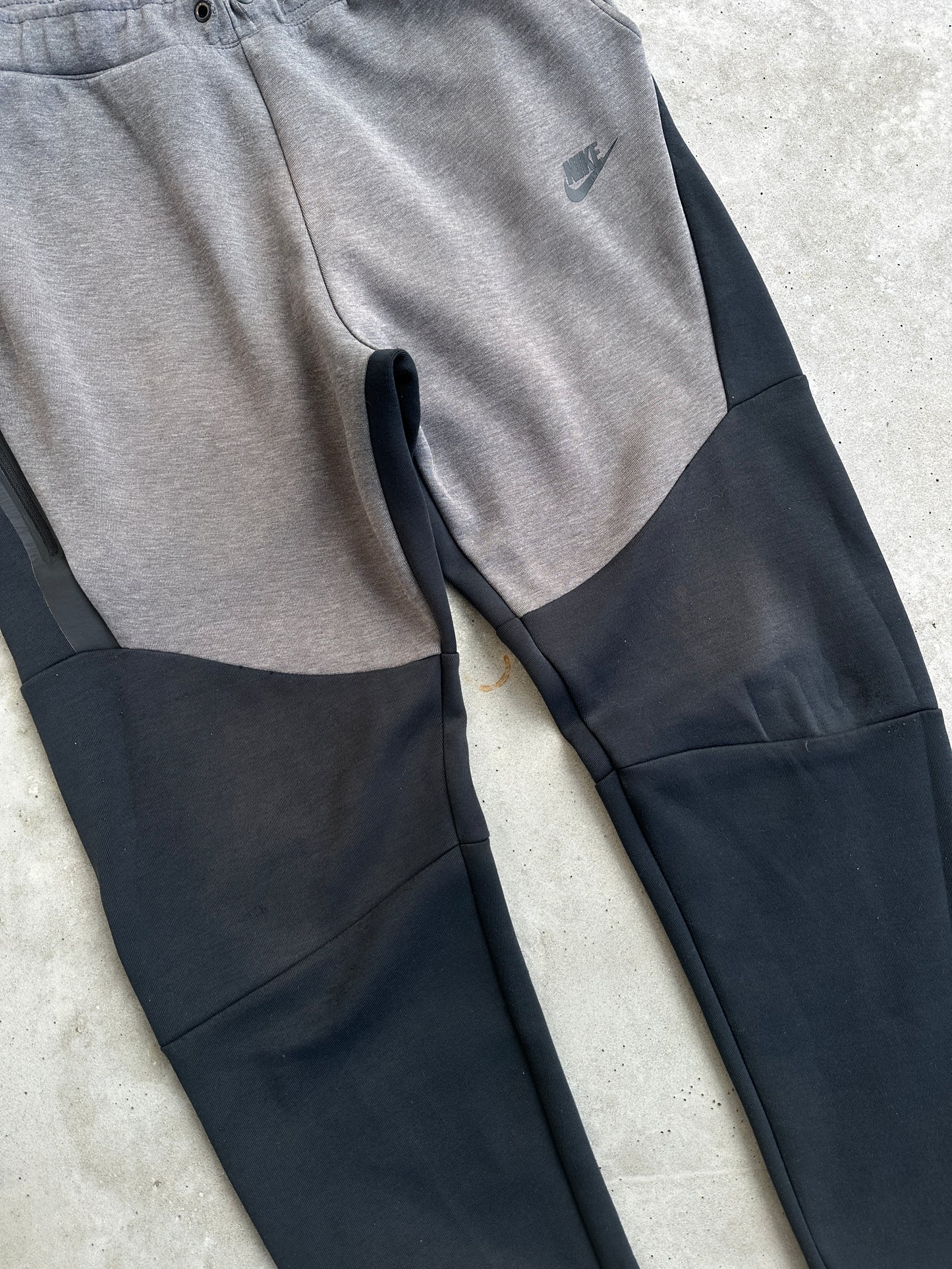 Nike Tech Fleece muški komplet (L)