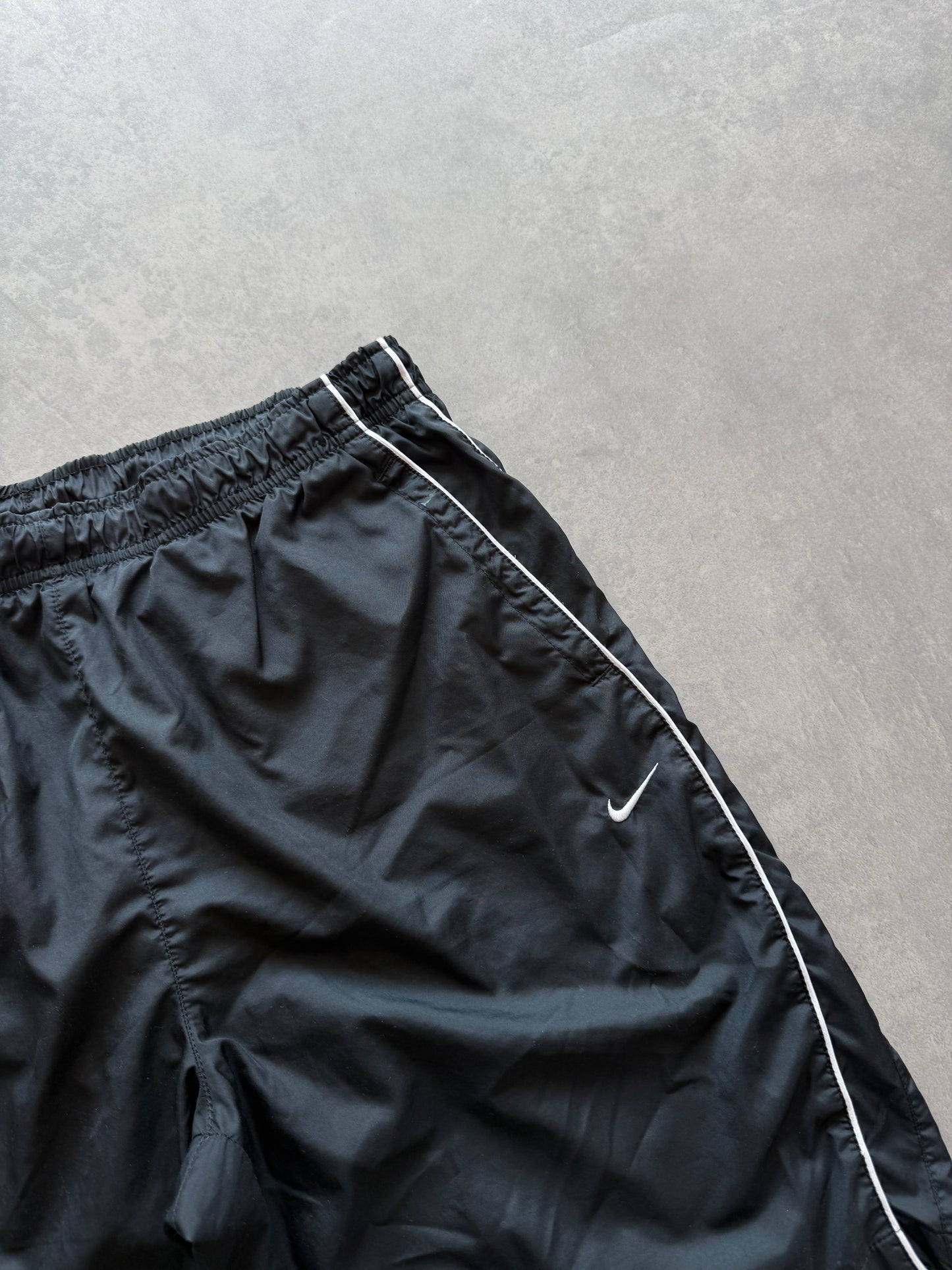 Nike 2000s muški crni šuškavi šorc (L)