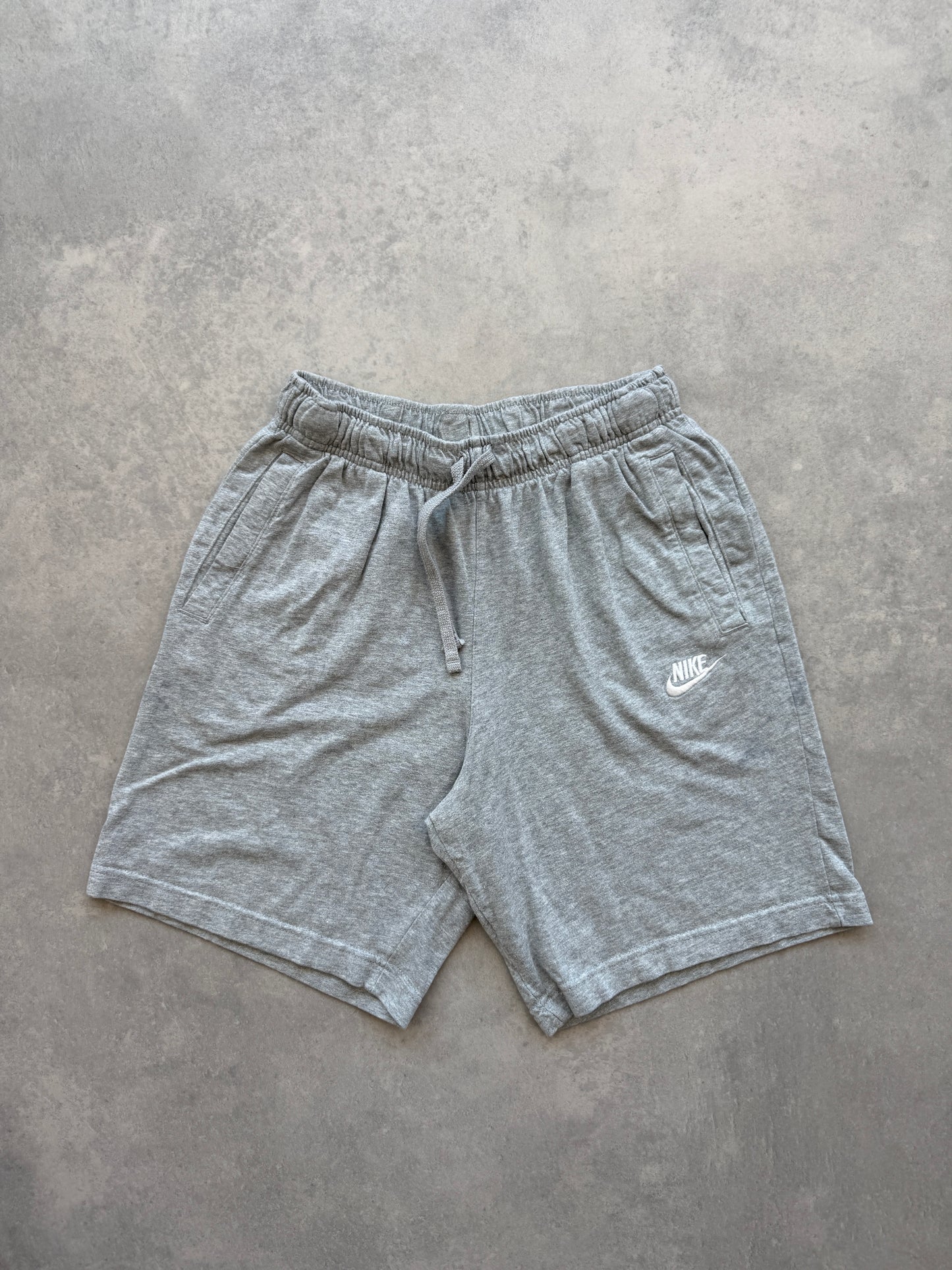 Nike muška basic sivi šorc (S)