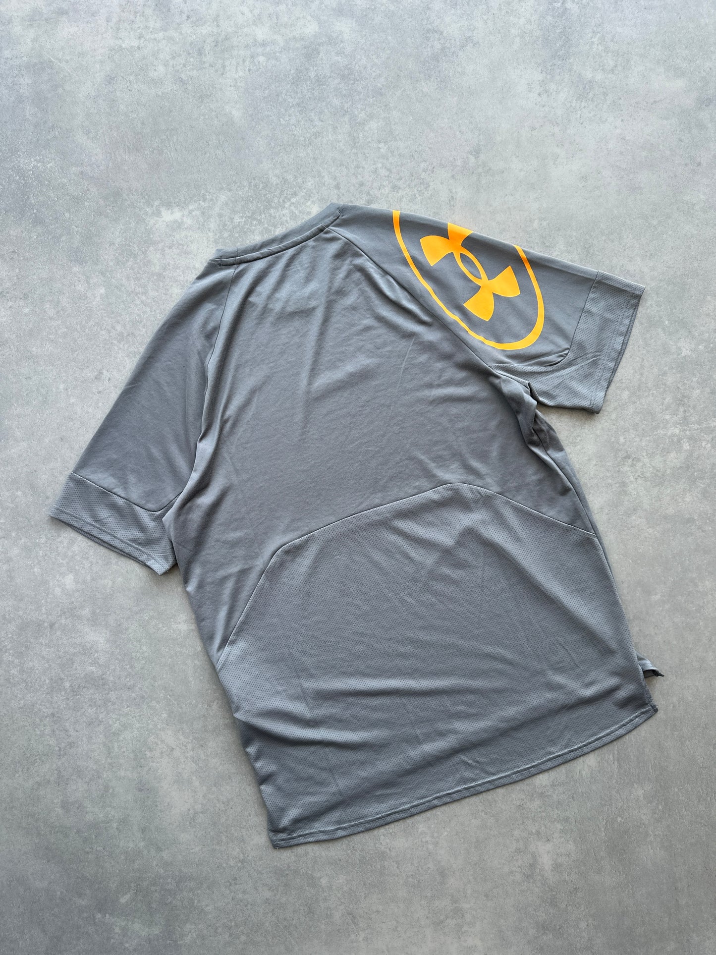 Under Armour muška siva sportska majica (M)