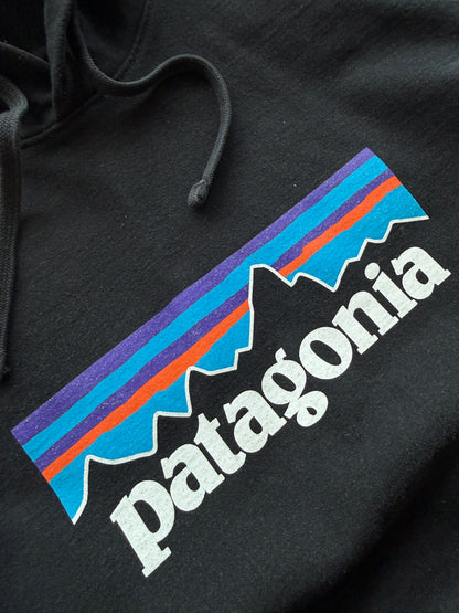 Patagonia muška crna dukserica (S)