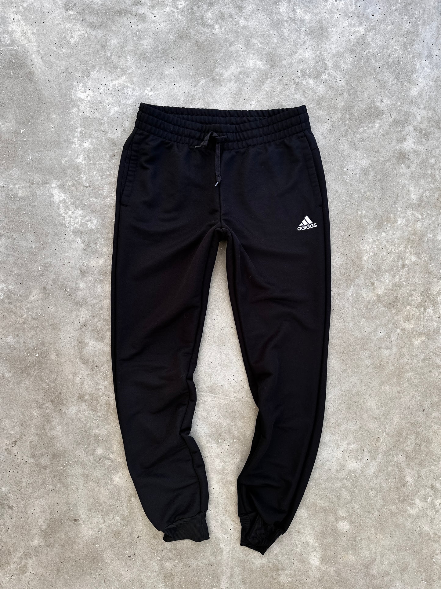 Adidas basic crna ženska trenerka (XS, S)