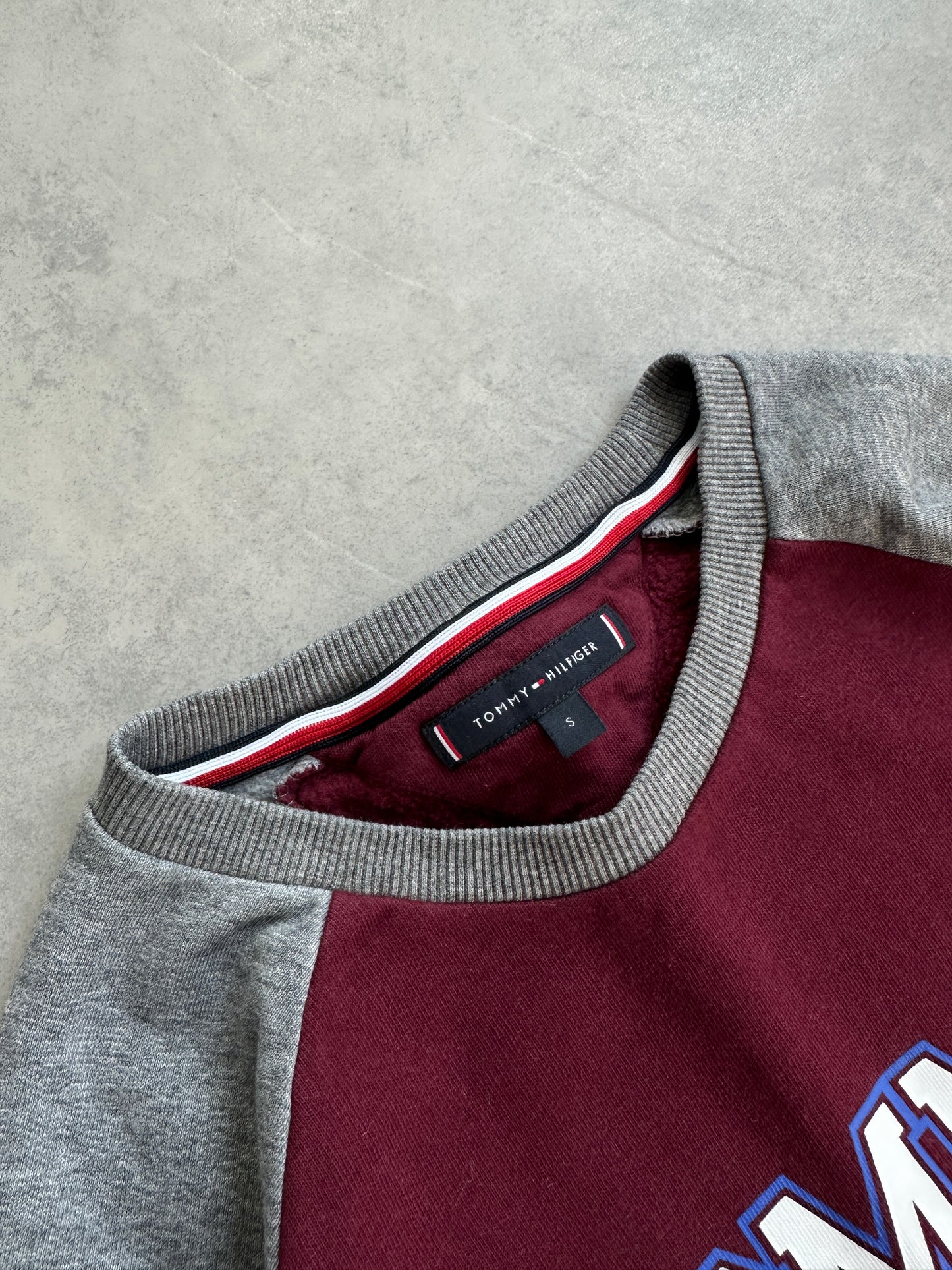 Tommy Hilfiger muška bordo dukserica (S)
