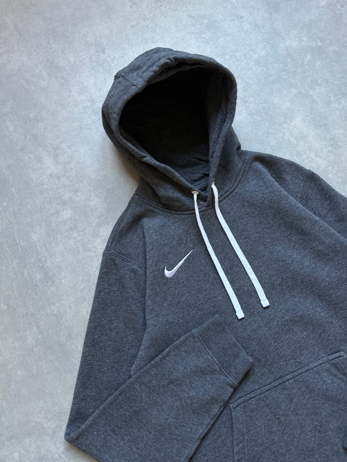 Nike muška basic siva dukserica (S)