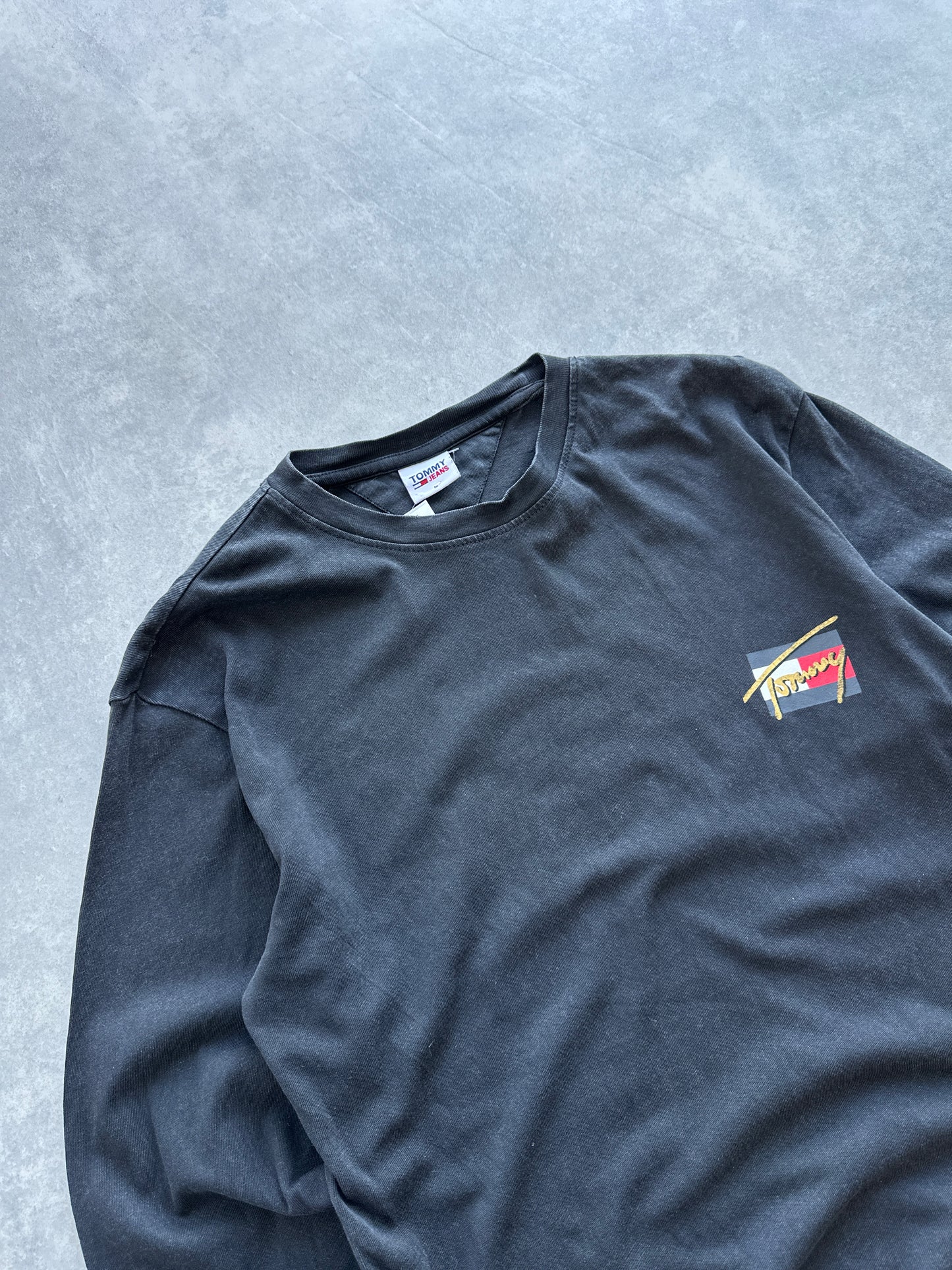 Tommy Jeans muška siva majica (M)