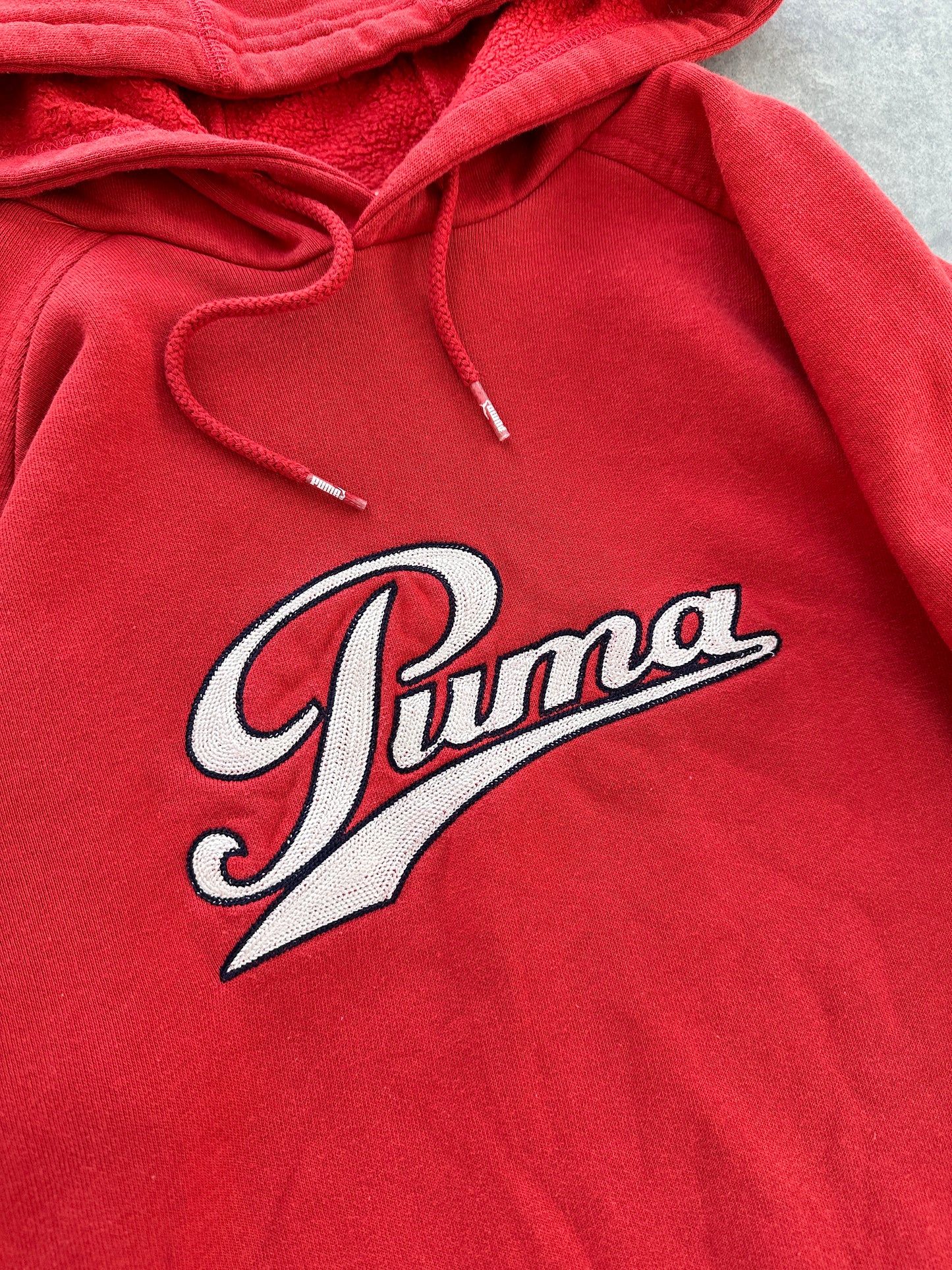 Puma 2000s muska crvena dukserica (XS)