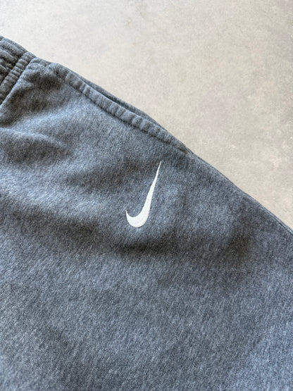 Nike muška slim fit siva trenerka (M)