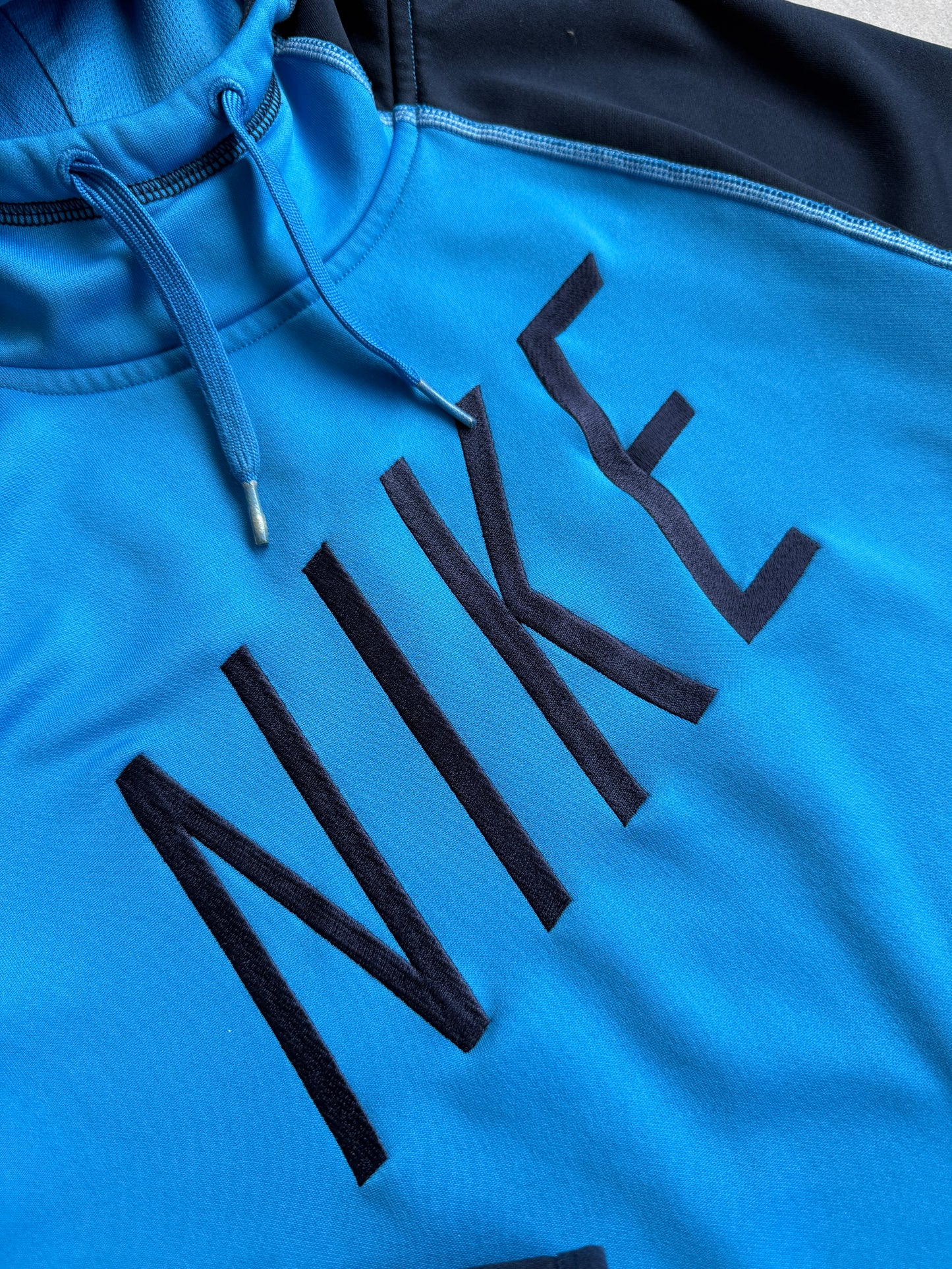 Nike Dri Fit muška plava sportska dukserica (M)