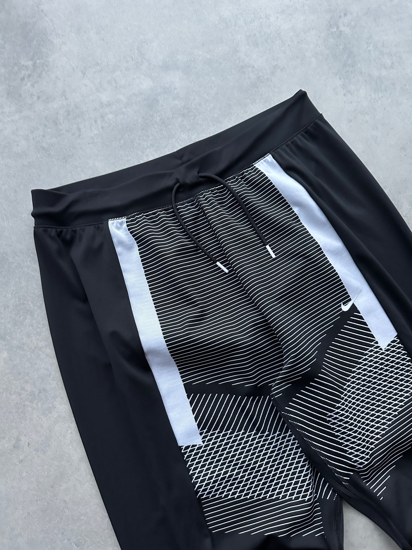 Nike muška crna sportska trenerka (XL)