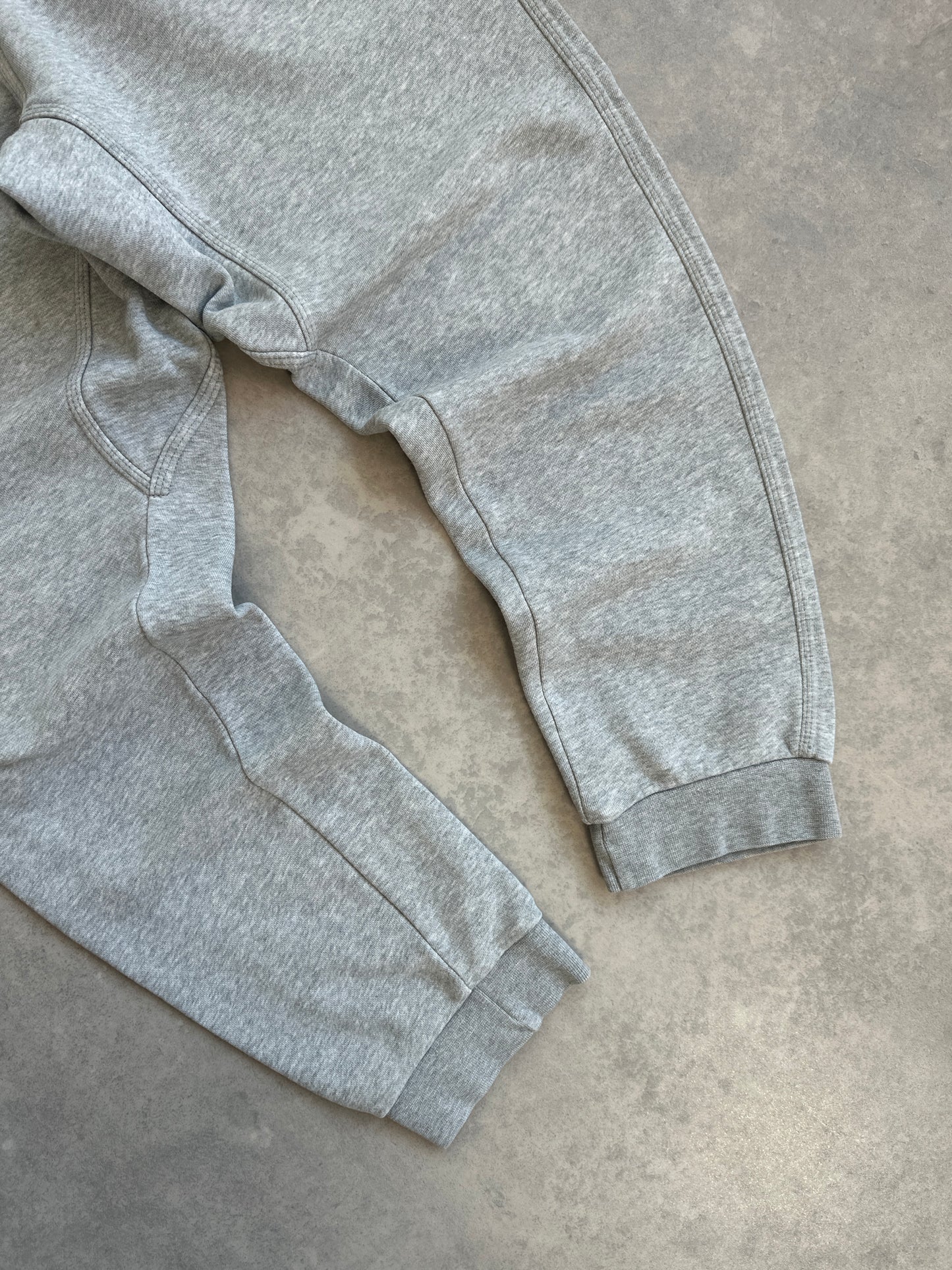 Nike muška basic siva trenerka (L)