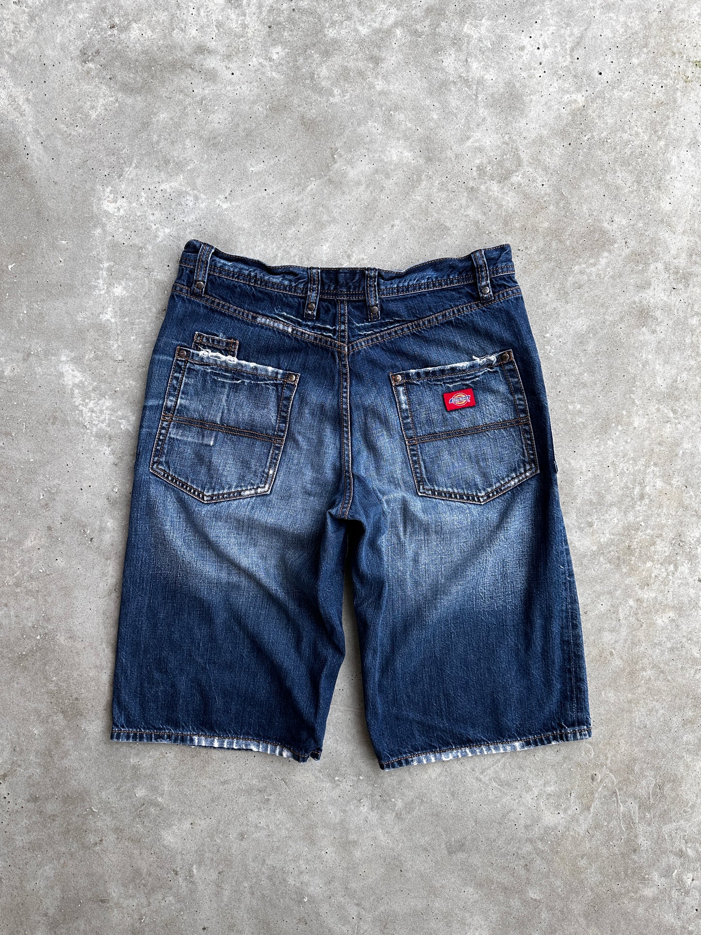 Dickies 2000s muški distressed denim šorc (33)