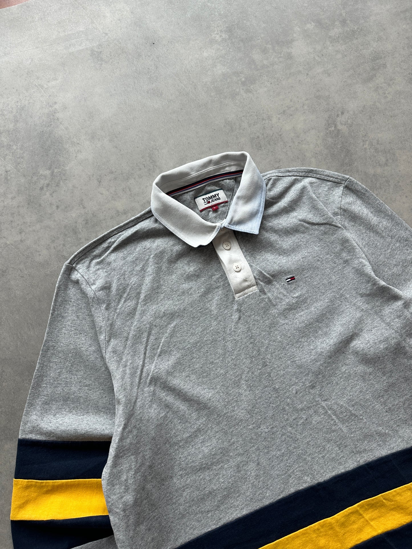 Tommy Jeans muška siva polo majica (L)