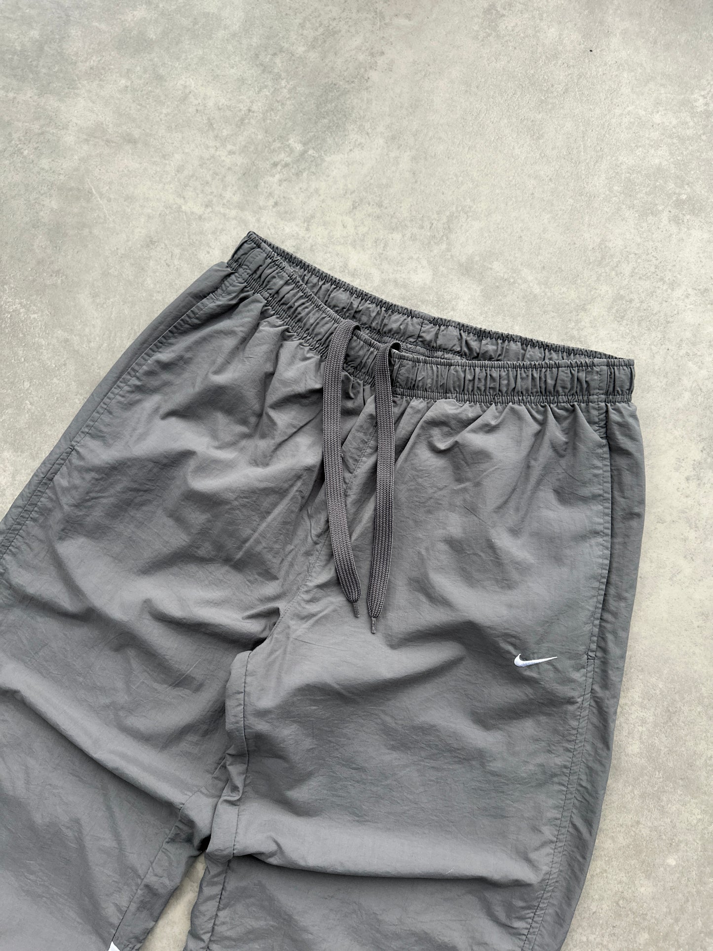 Nike 2000s muška siva baggy trenerka (L)