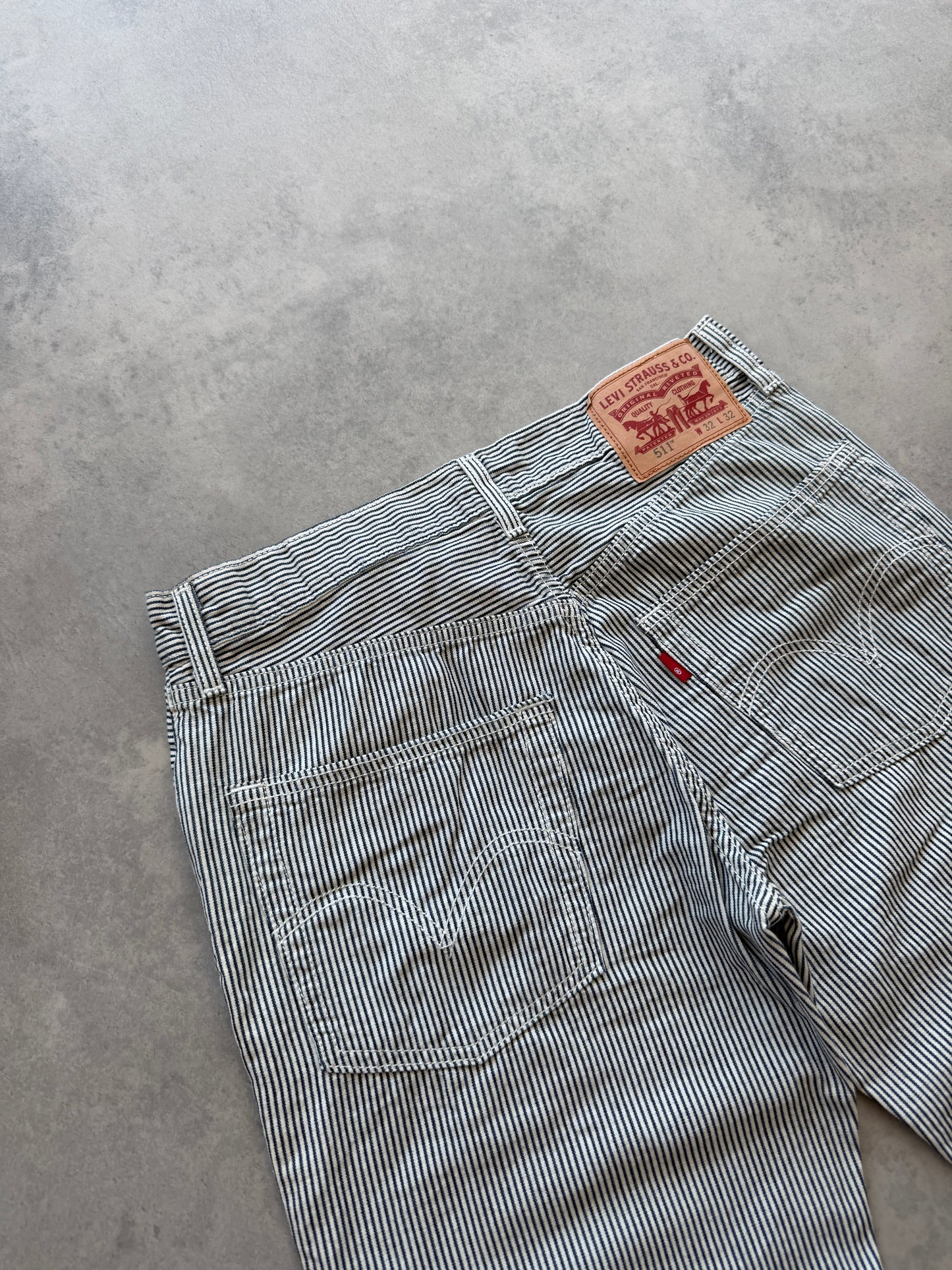 Levis 511 muške prugaste lagane hlace (32x32)