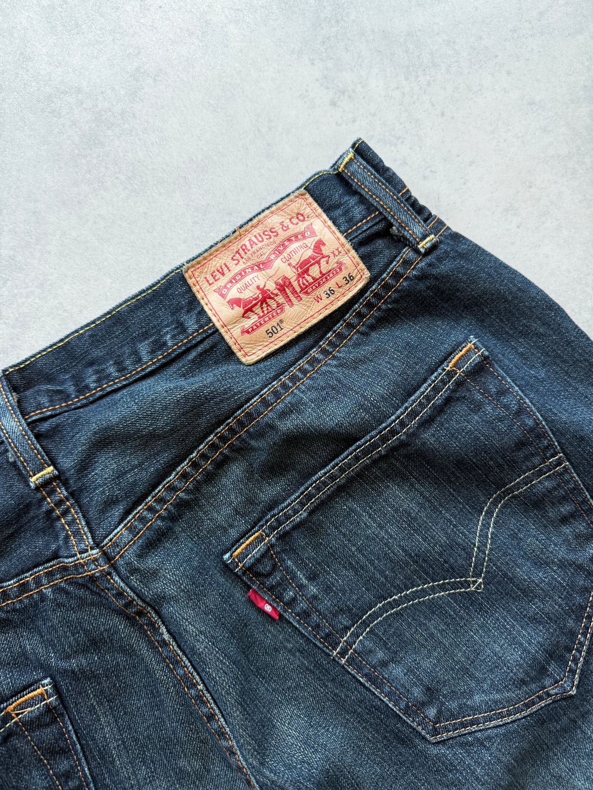 Levis 501 muške tamno plave farmerke (36x36)