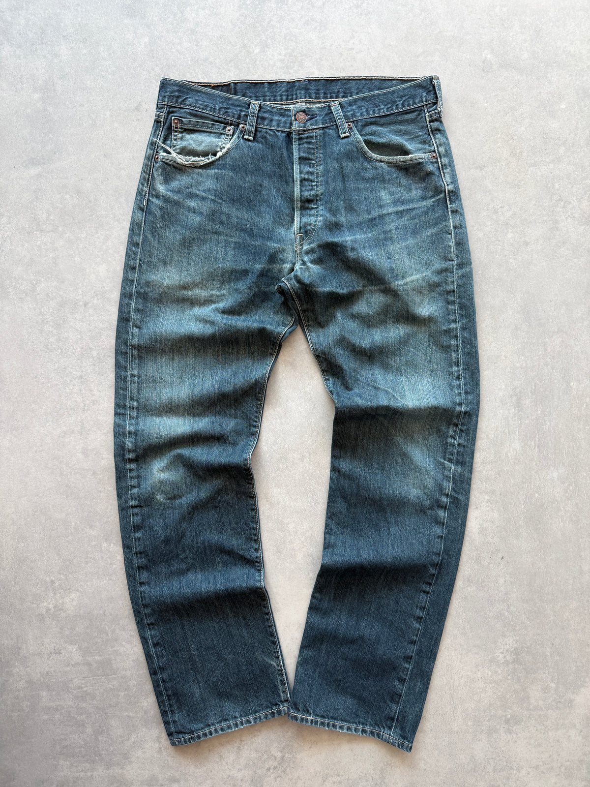 Levis 501 muške tamno plave farmerke (33x32)