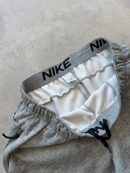 Nike Therma fit muška siva trenerka (XL)