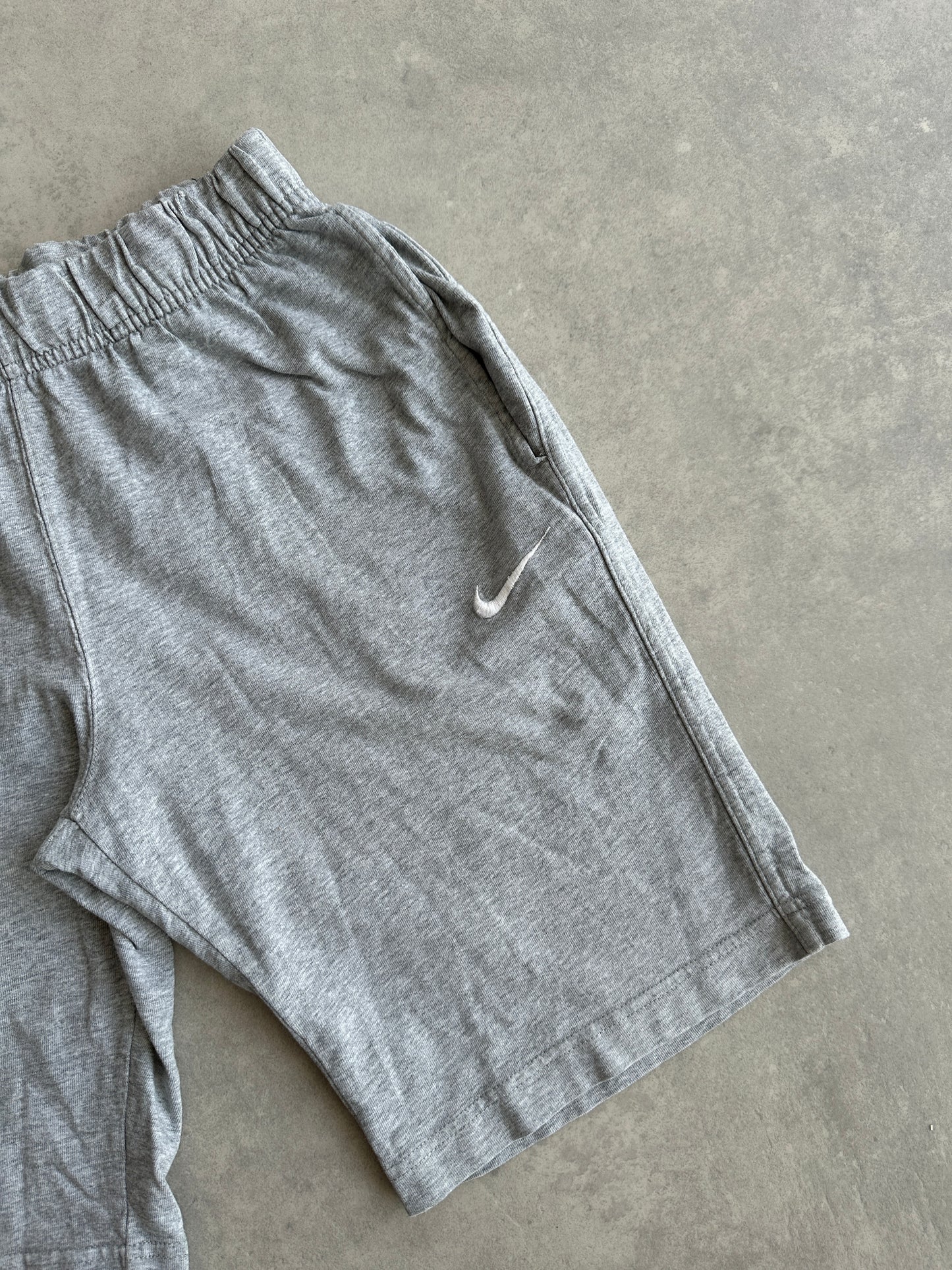 Nike basic muški šorc (S)
