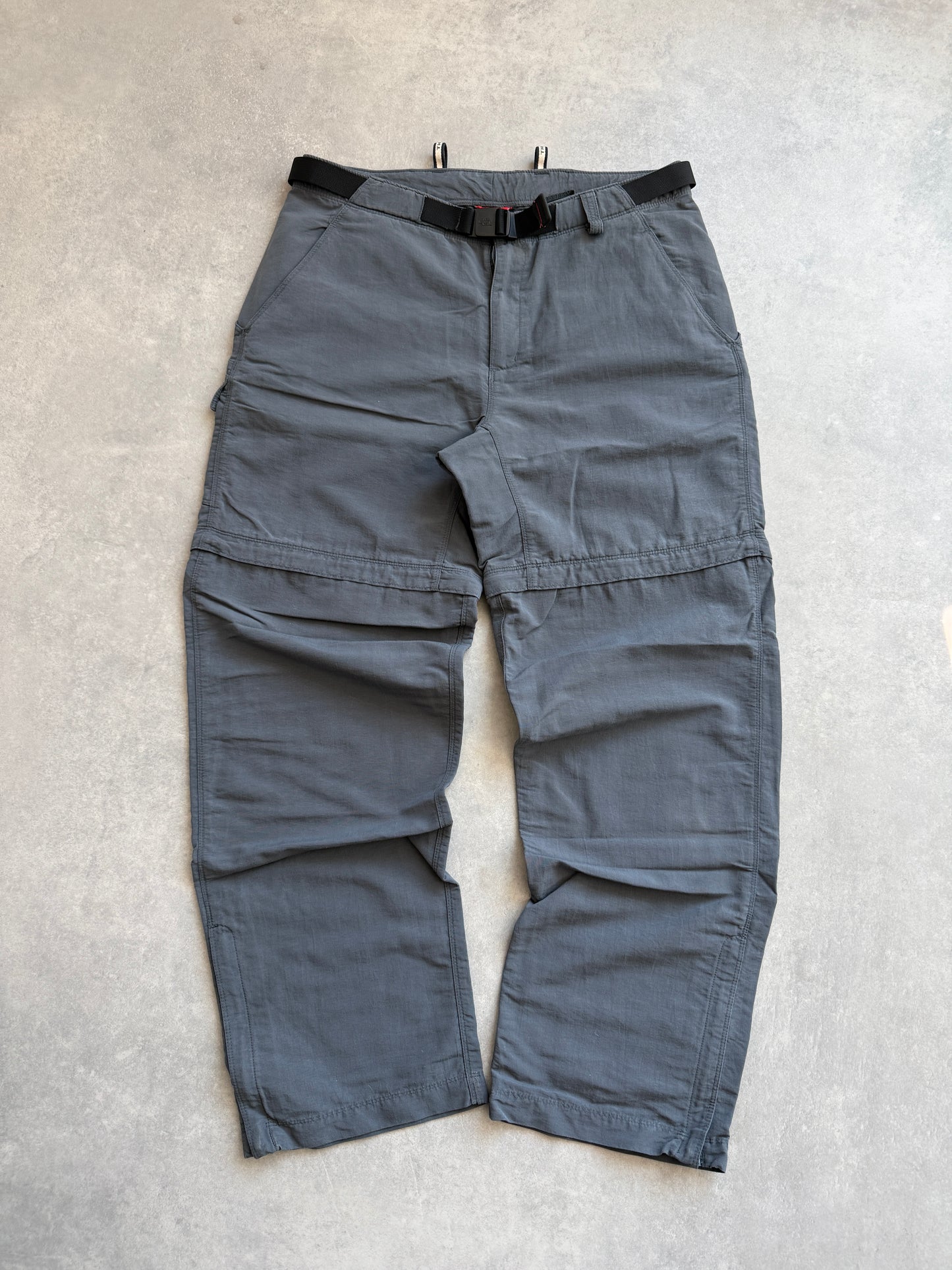 The North Face vintage ženske sive 2u1 planinarske hlace (M)