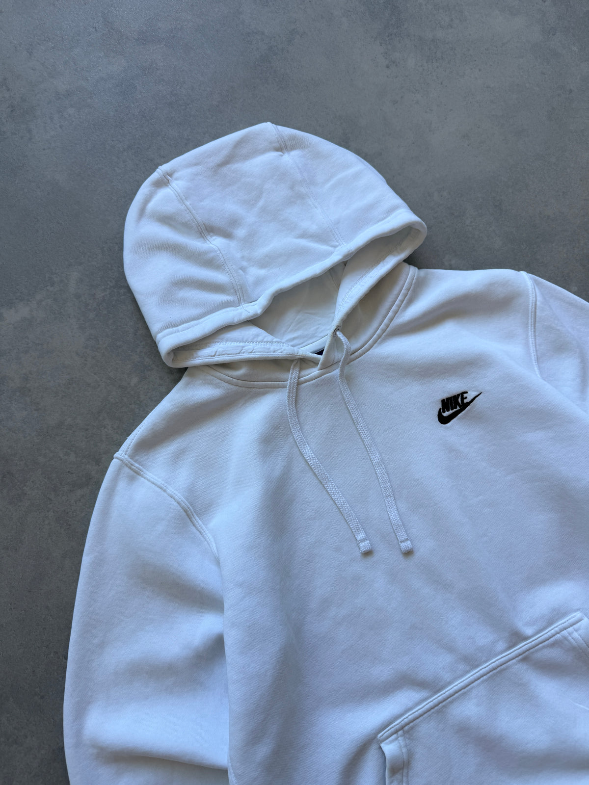Nike muška basic bijela dukserica (M)