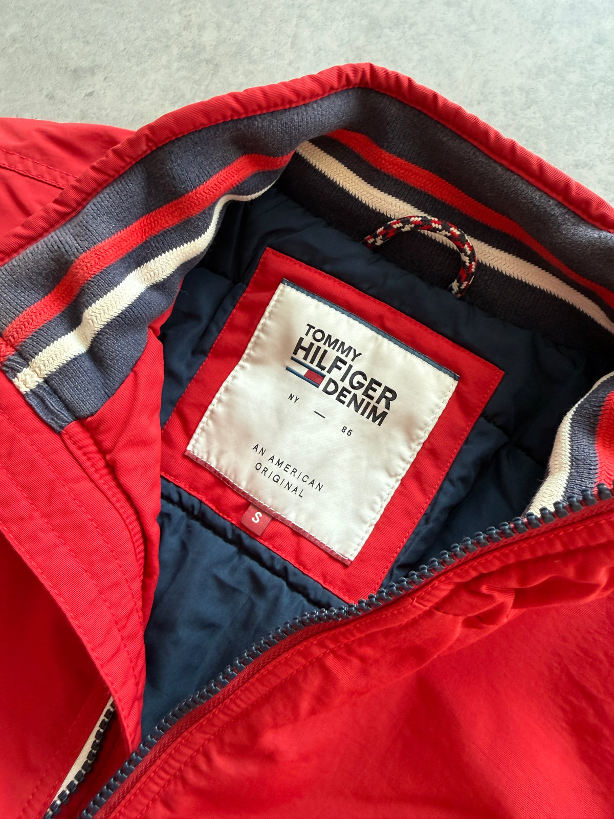 Tommy Jeans muška crvena jakna (S)