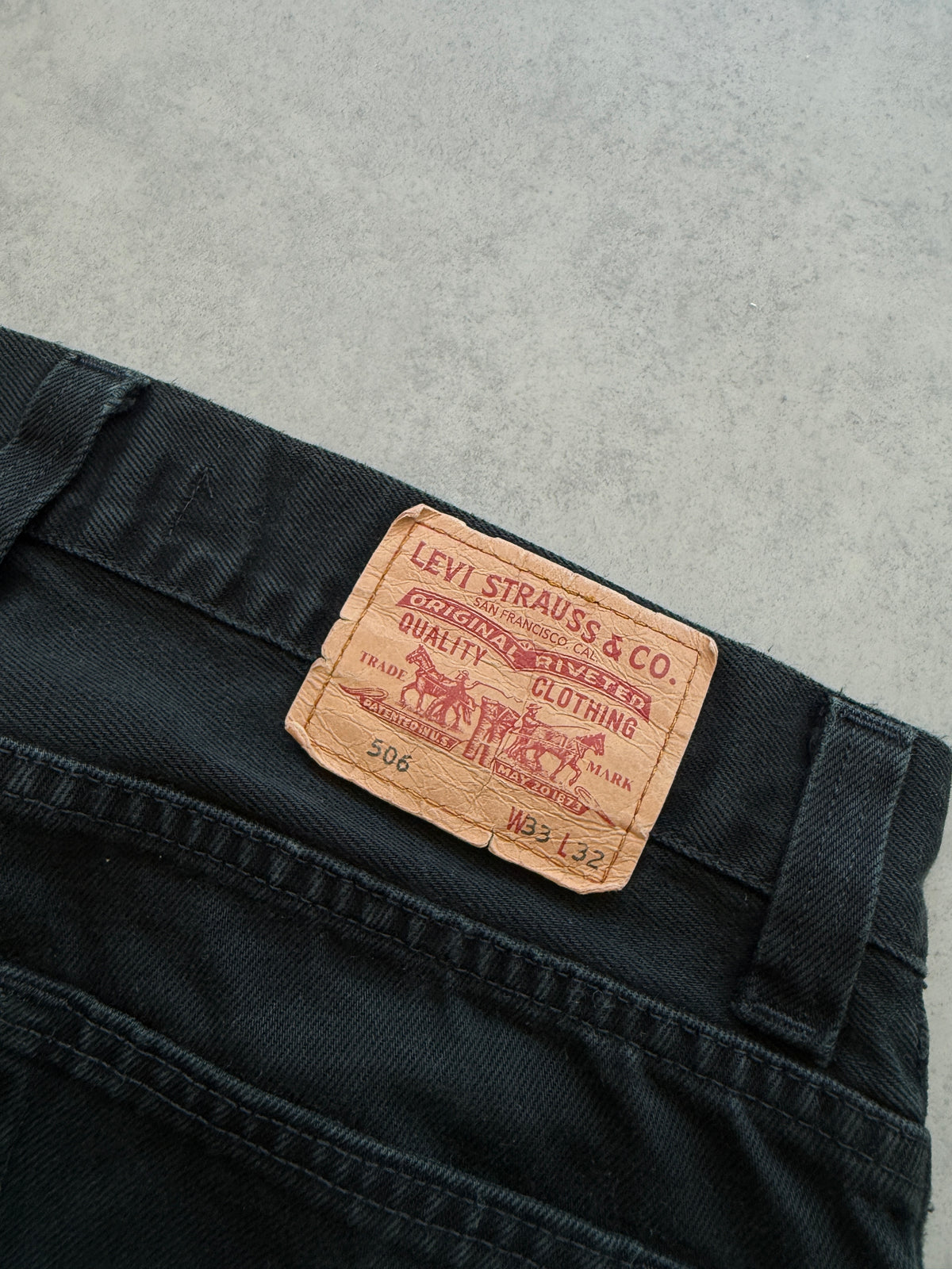 Levis 506 muške crne farmerke (33x32)