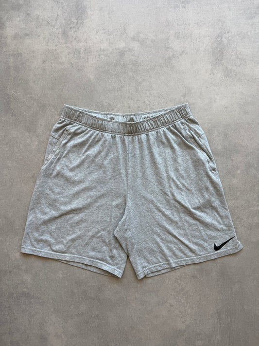 Nike Dri Fit muški basic sivi šorc (L)