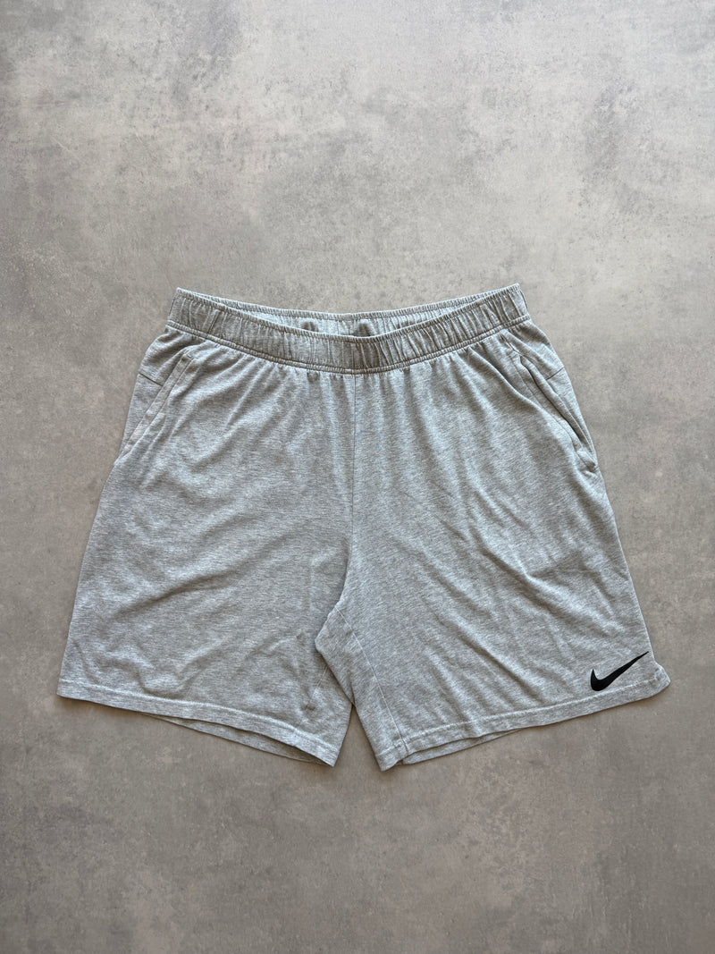 Nike Dri Fit muški basic sivi šorc (L)