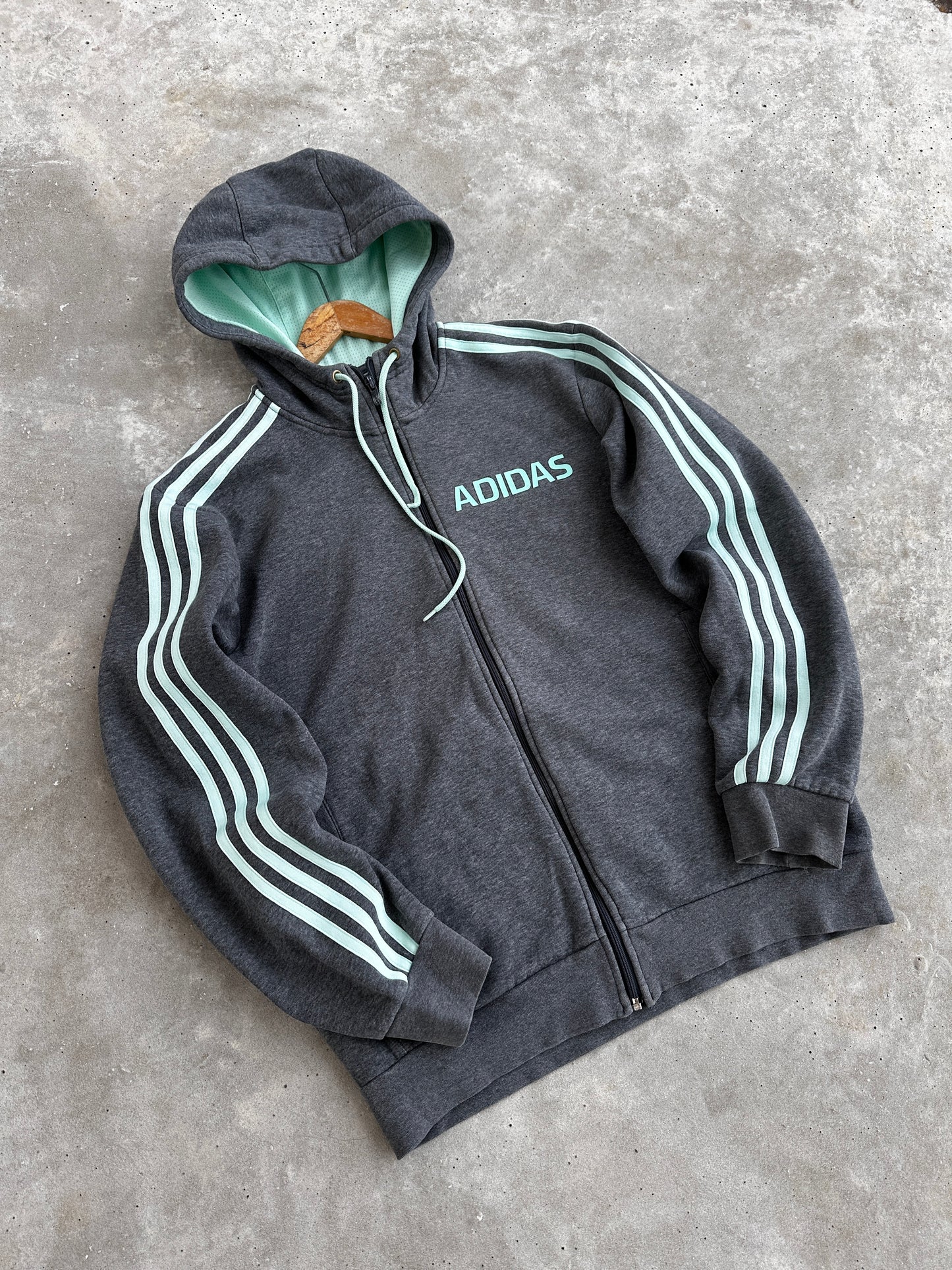 Adidas 2000s muška dukserica (M)