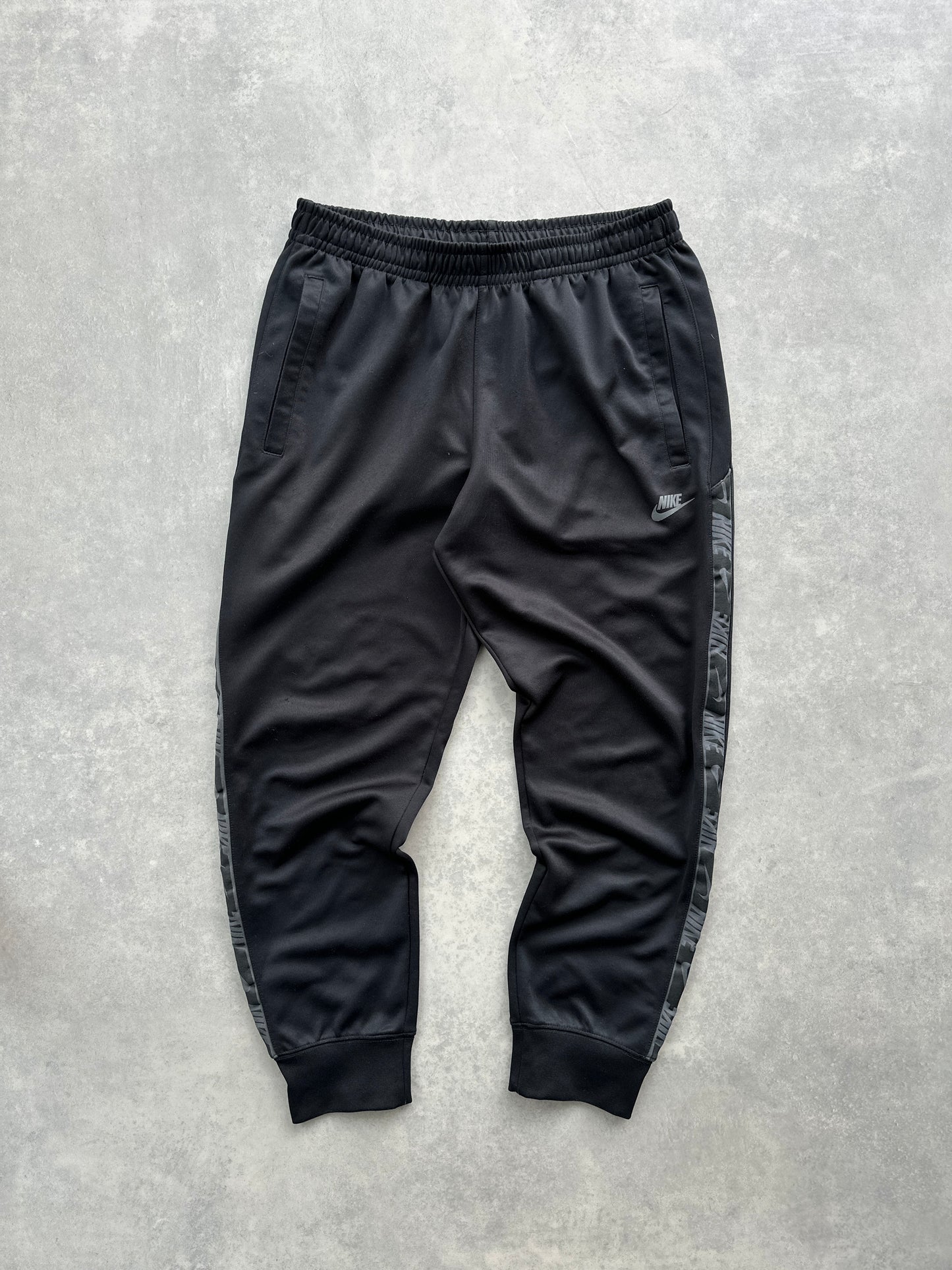 Nike muška crna trenerka (L)