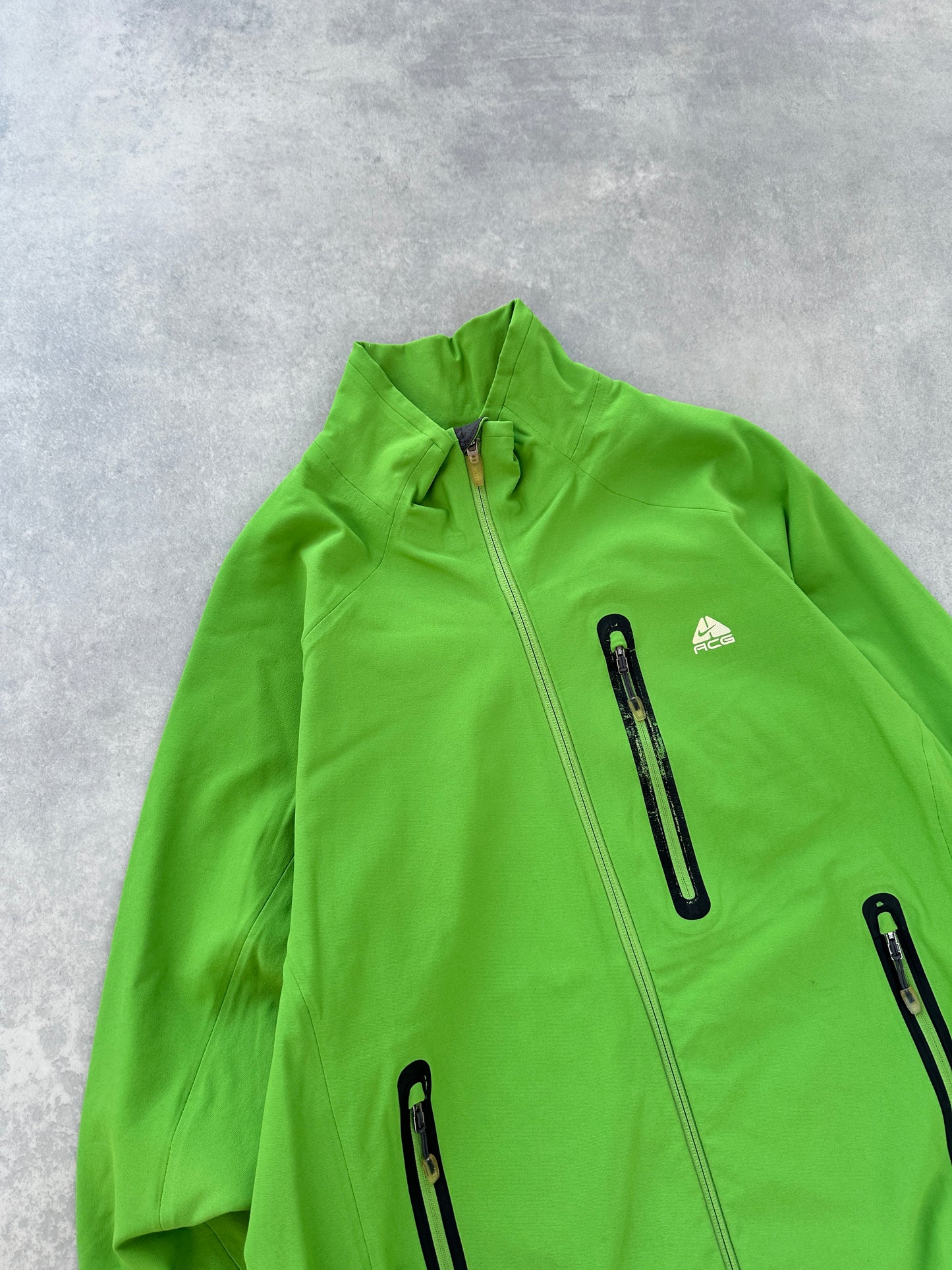 Nike ACG 2000s muska zelena softshell jakna (M)