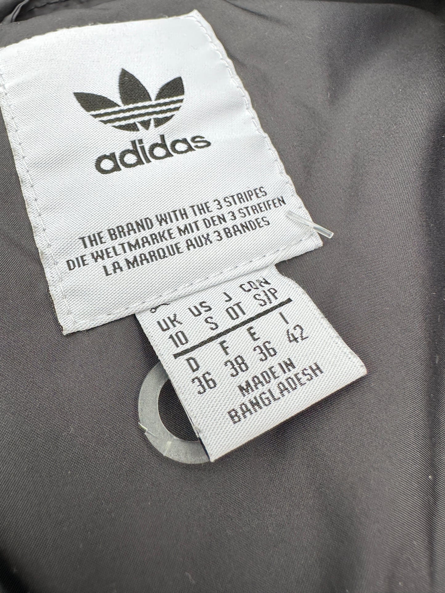 Adidas ženska crna puffer jakna (36)