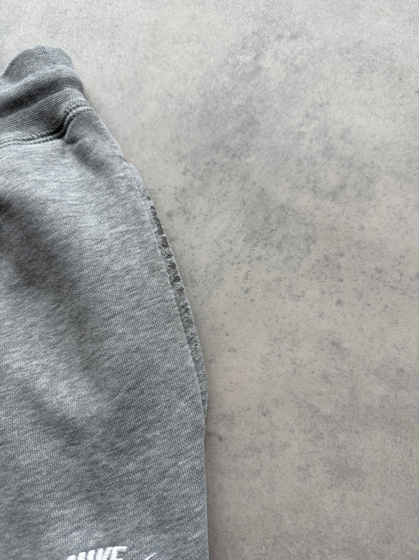 Nike muška basic siva trenerka (S)