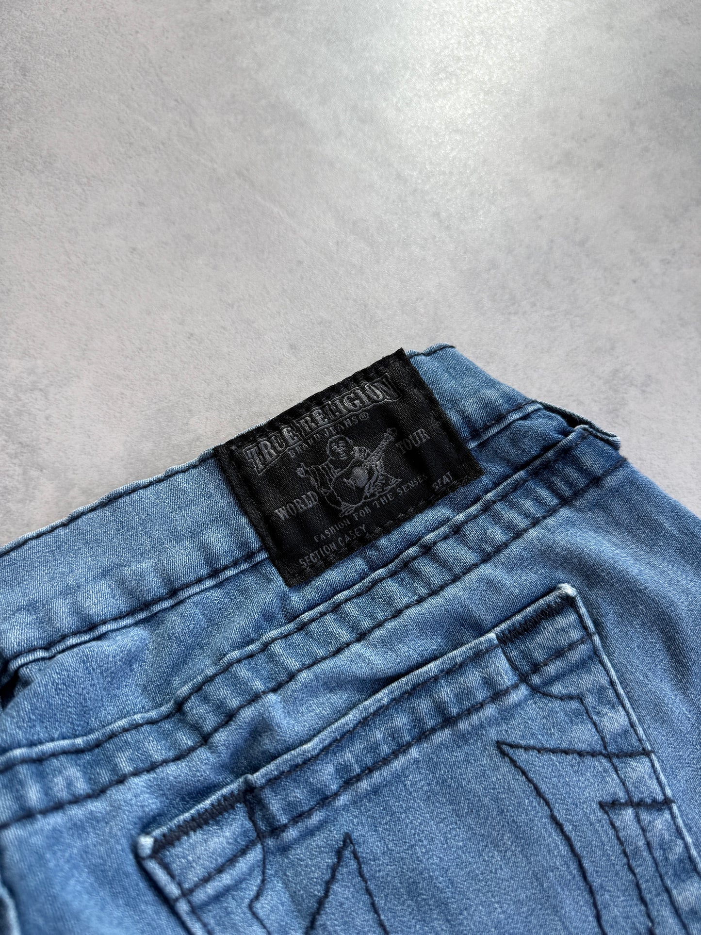True Religion ženske Y2K skinny fit farmerke (30)