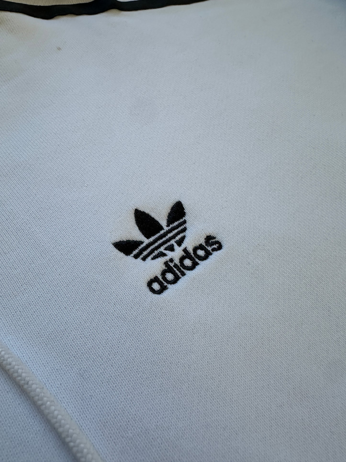 Adidas ženska bijela crop top dukserica (M)