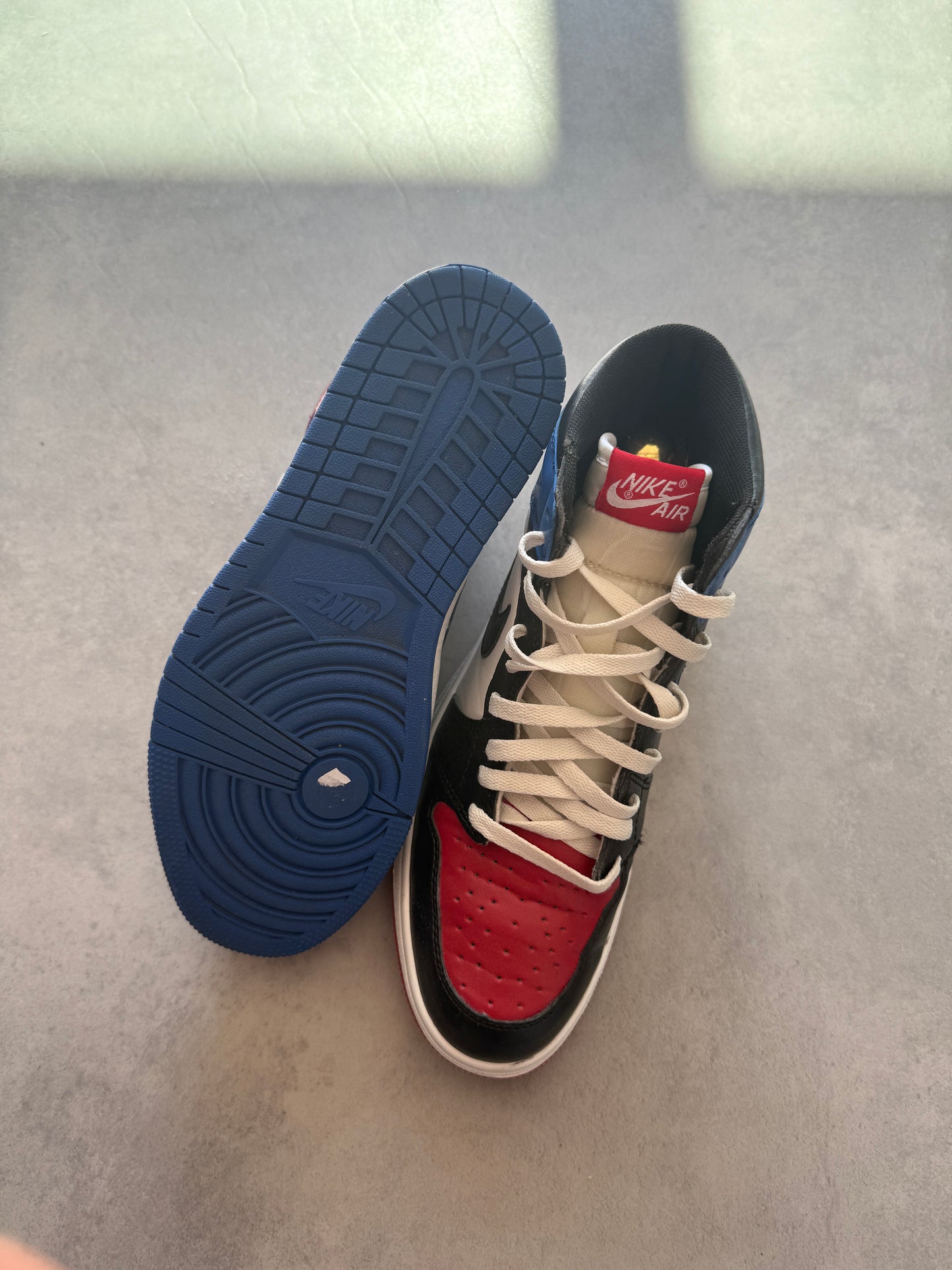 Nike Air Jordan 1 High OG Top 3 muške patike (43)