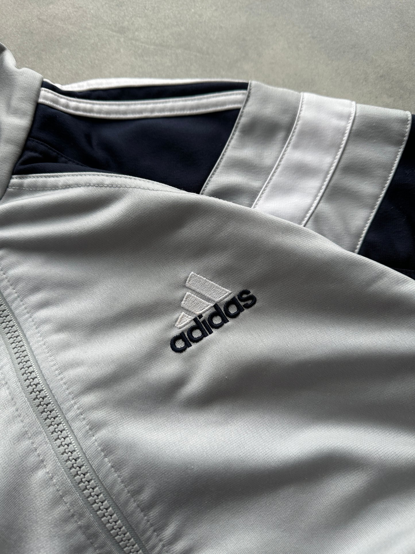 Adidas 2000s retro ženska dukserica (M)