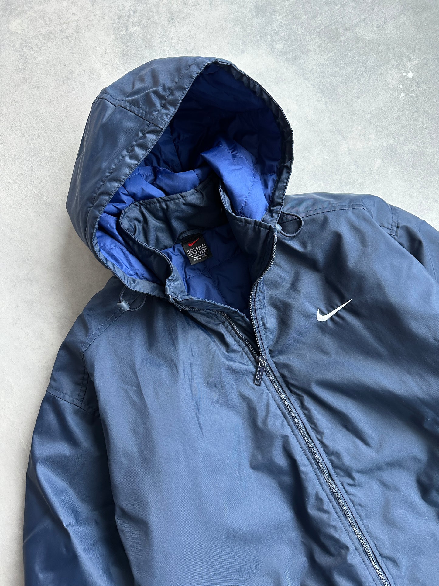 Nike 90s muška zimska duža jakna (M)
