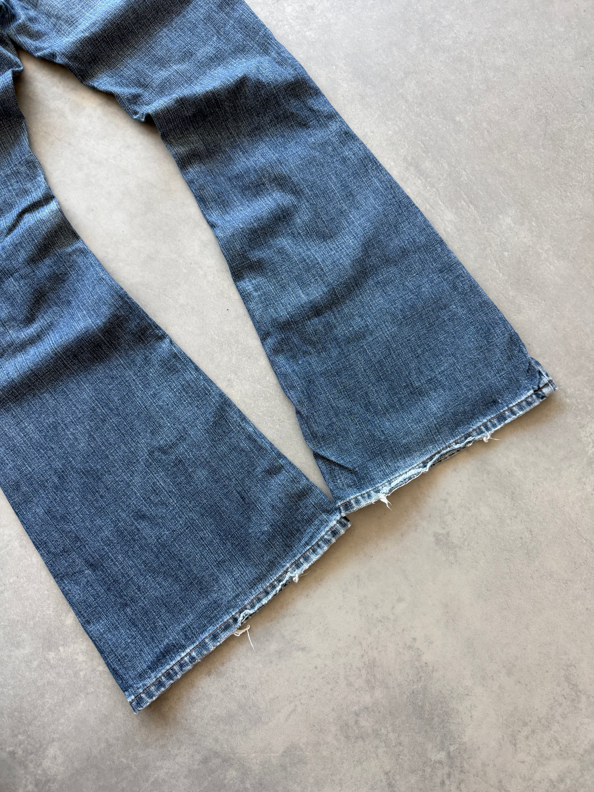 Mustang ženske slim fit flared farmerke (28x32)