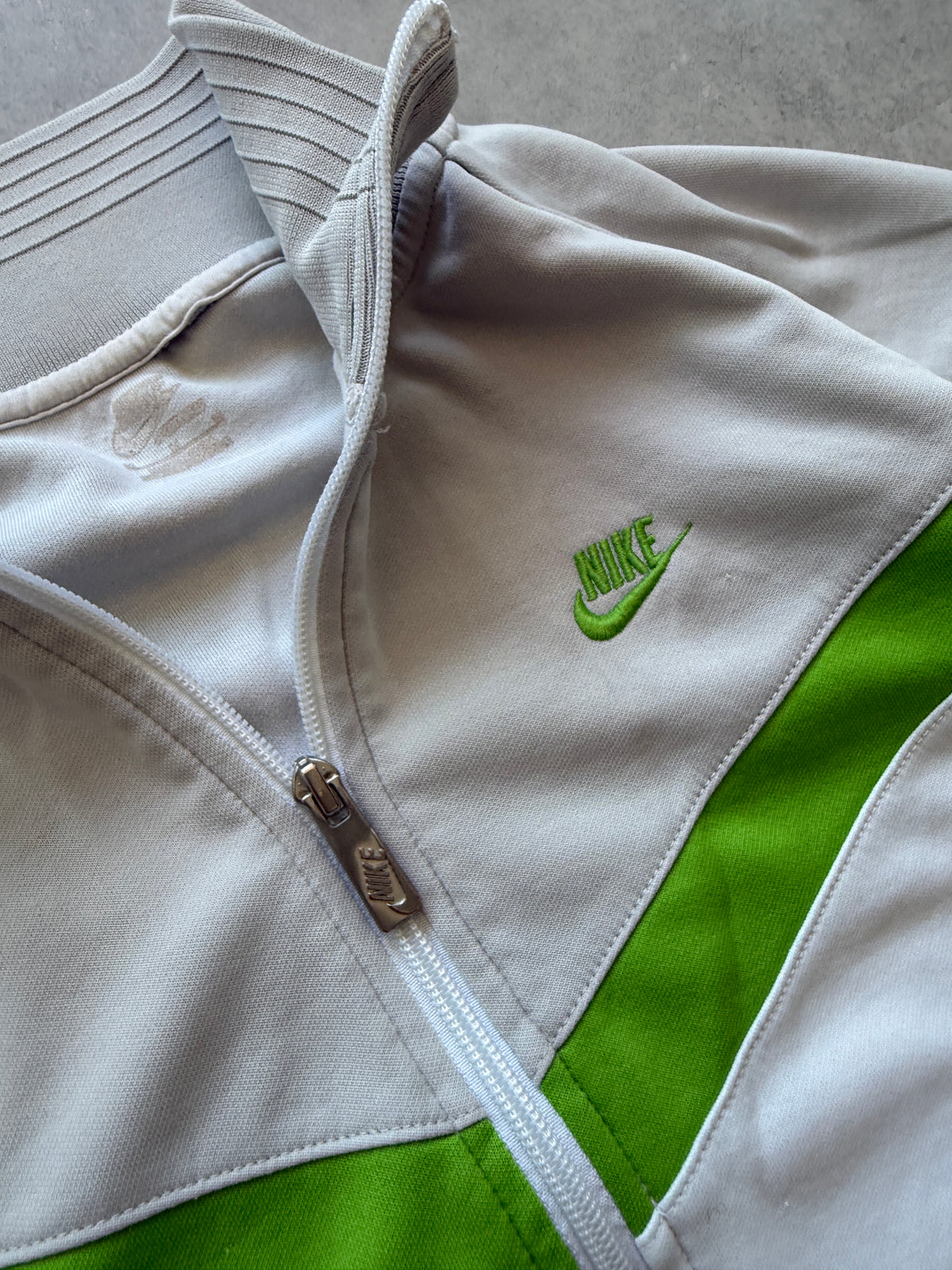 Nike 2000s muška bijela zip up dukserica (M)